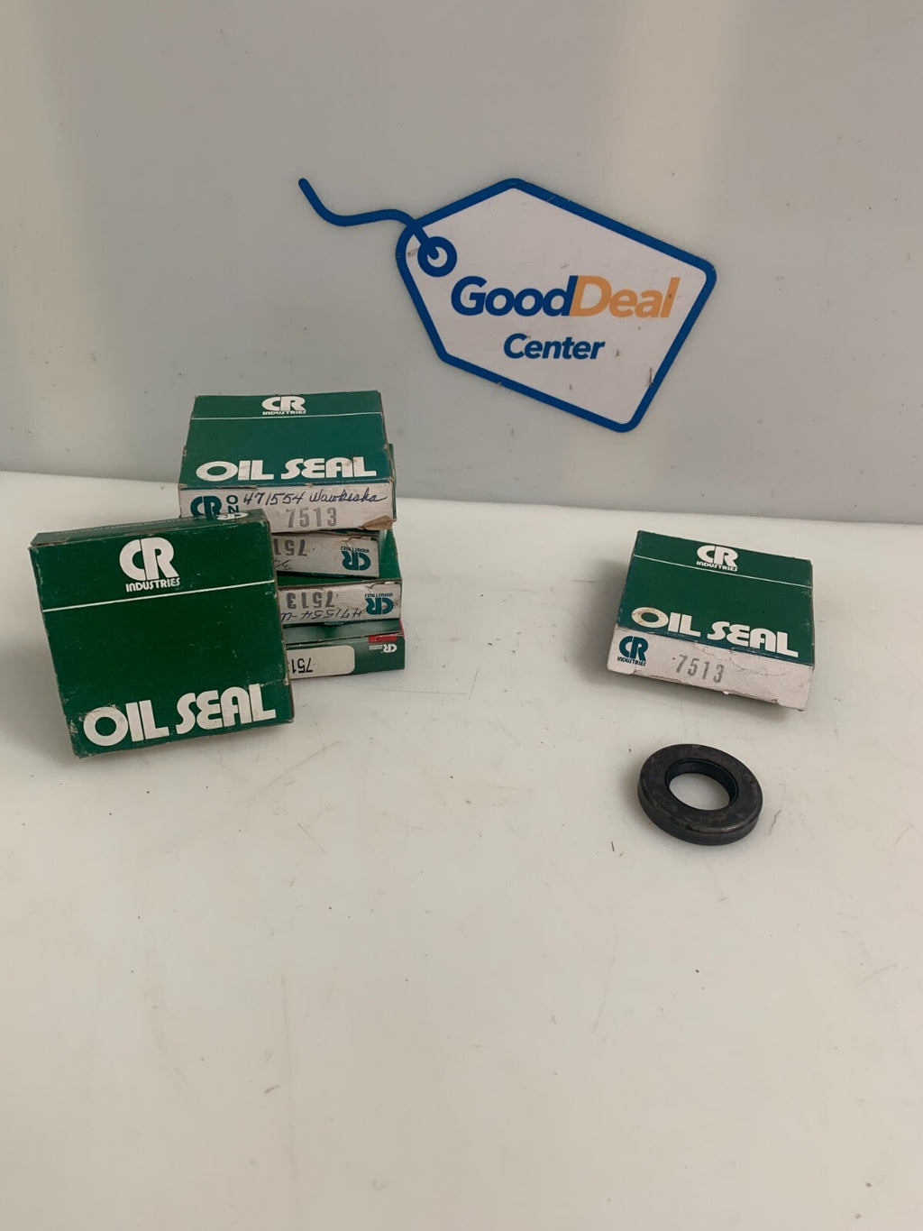 LOT OF 6 CR INDUSTRIES OIL SEAL 7513