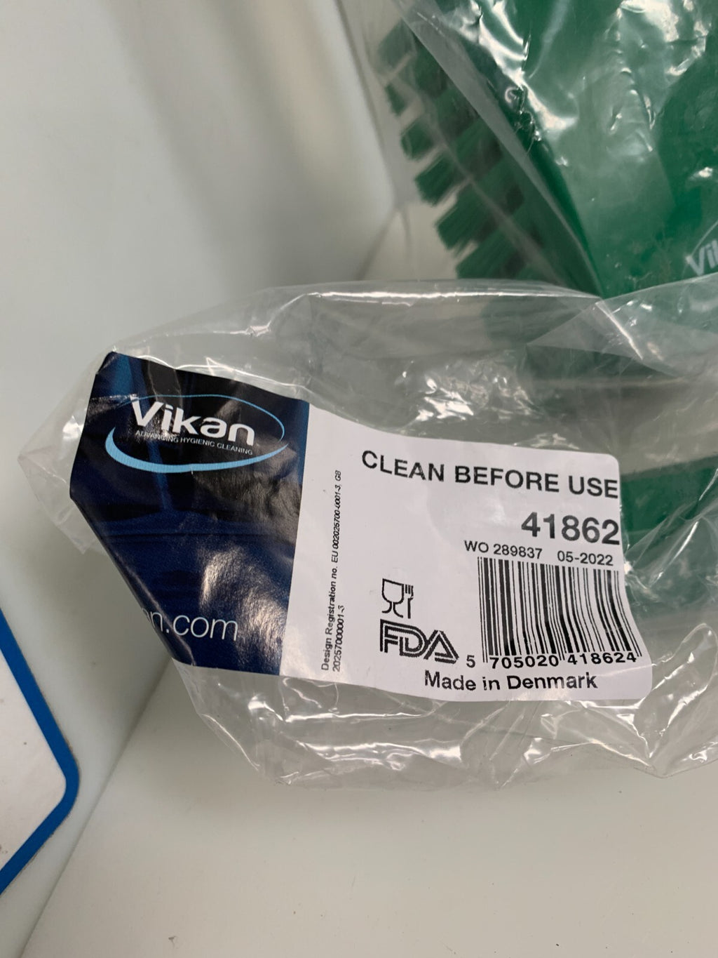 LOT OF 2 VIKAN HEAVY DUTY FDA APPROVED 15 3/4 GREEN BRUSH #41862