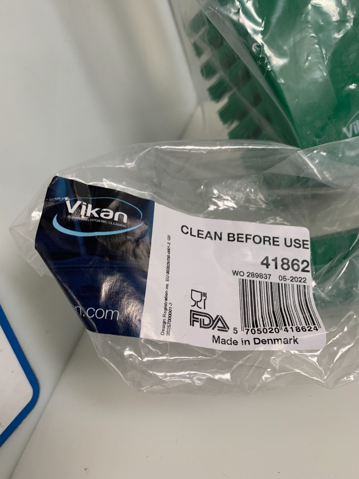LOT OF 2 VIKAN HEAVY DUTY FDA APPROVED 15 3/4 GREEN BRUSH #41862