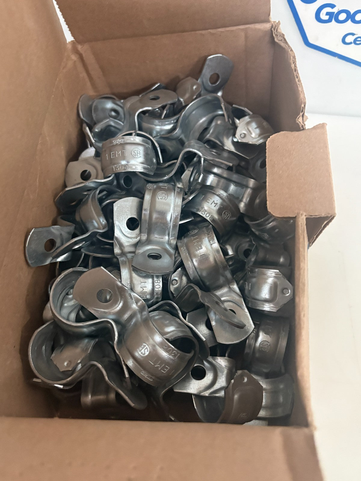 ABB THOMAS & BETTS 1" ONE HOLE E.M.T. STRAPS CI1308  100 PER BOX3