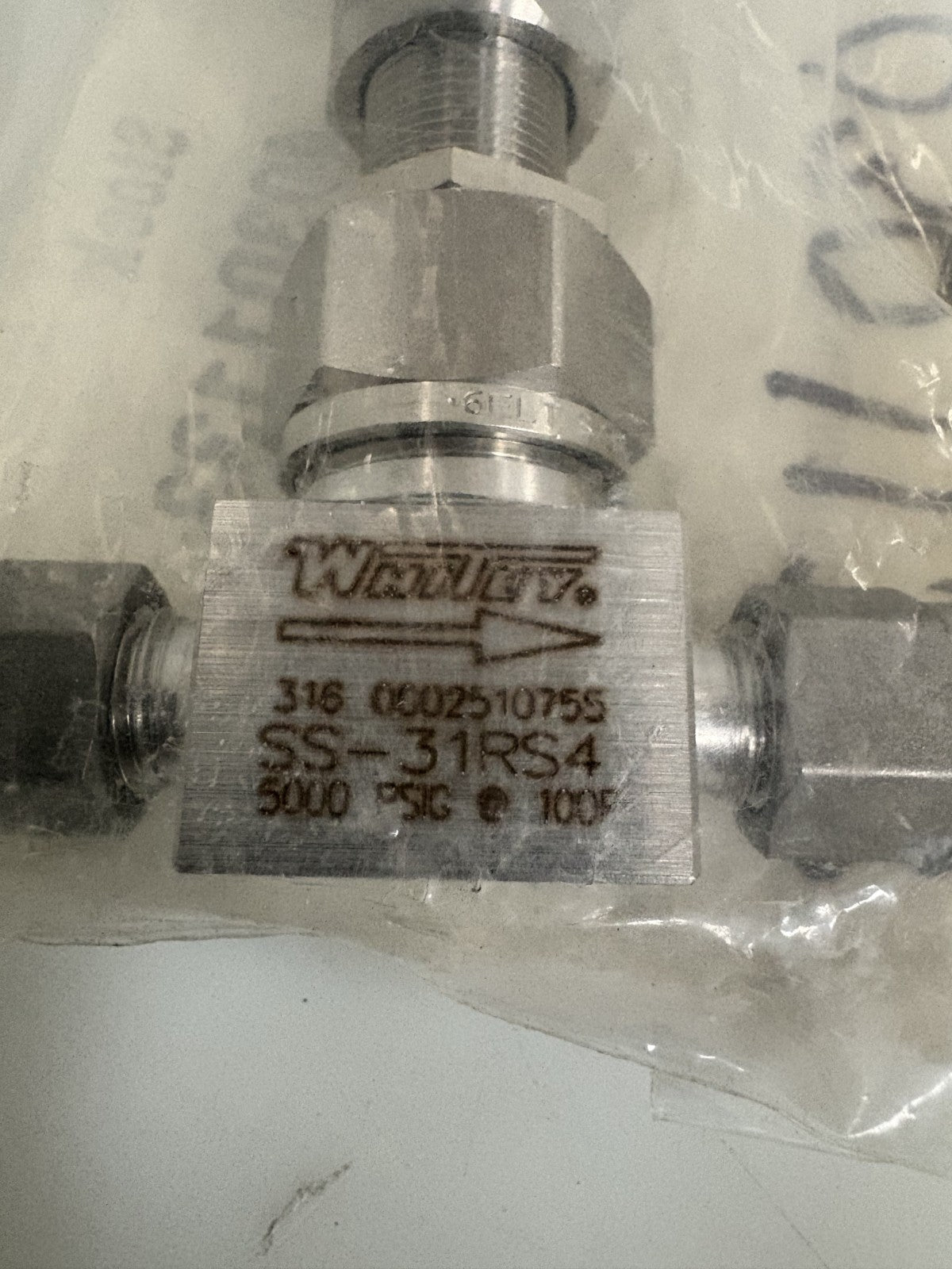 WHITEY 5000 PSI NEEDLE VALVE SS-31RS 4