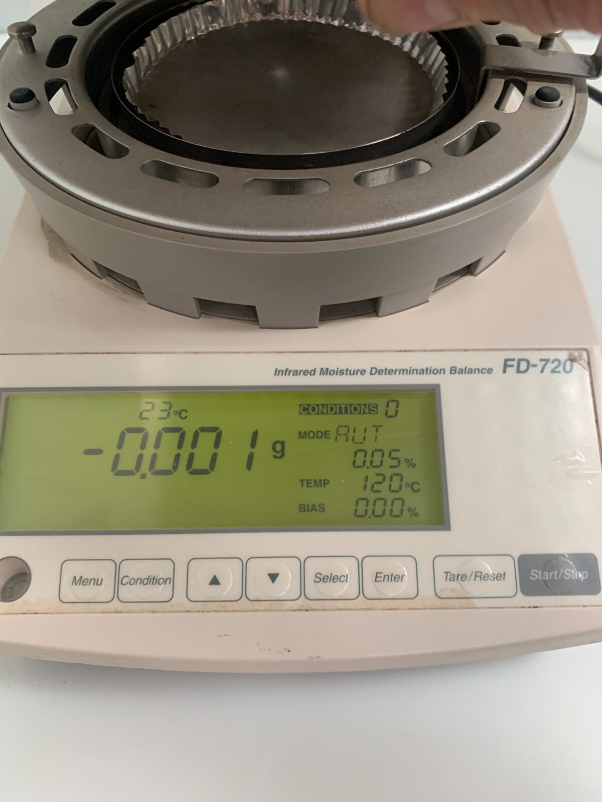 KETT INFRARED MOISTURE DETERMINATION BALANCE FD-7204
