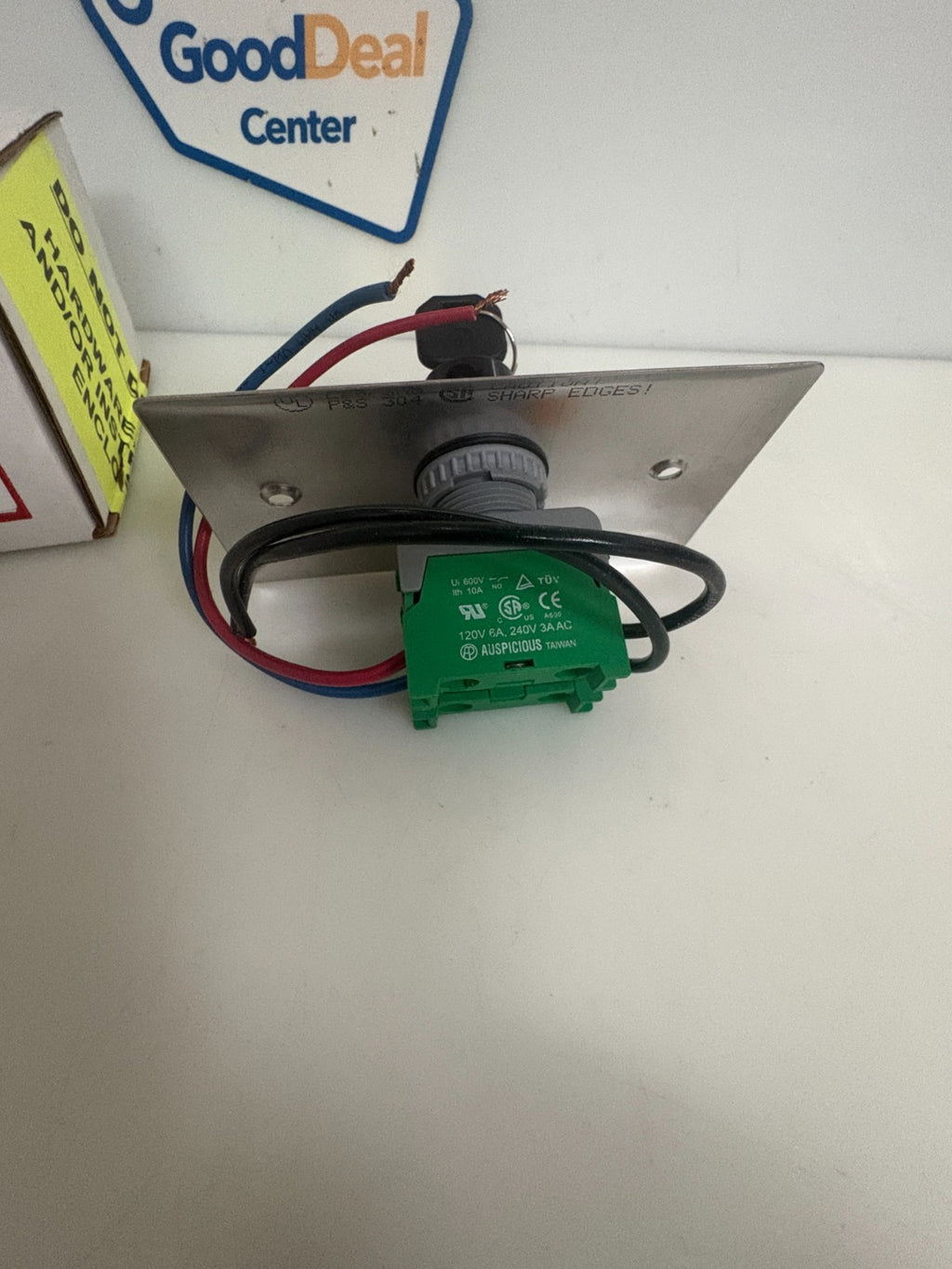 SCHNEIDER DRAPER #121022-SP-KSM 3 POSITION KEY SWITCH