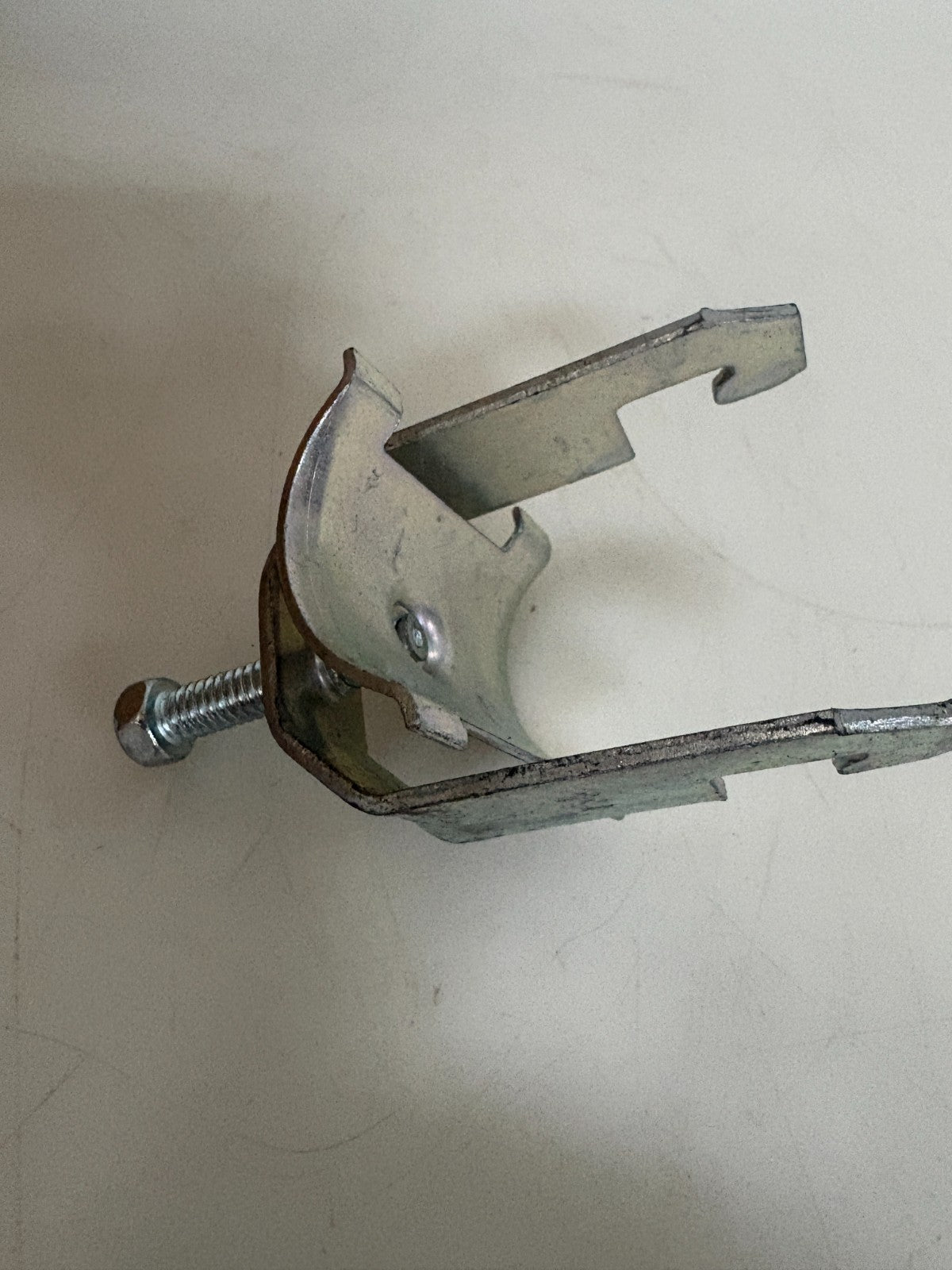 1" CABLE/PIPE CLIP 100 IN BOX1