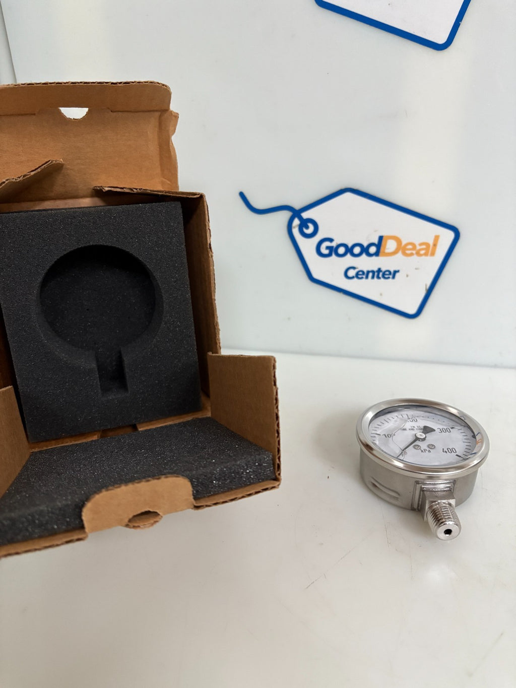 WIKA PRESSURE GAUGE 0-400 KPA #233.53.2.5"