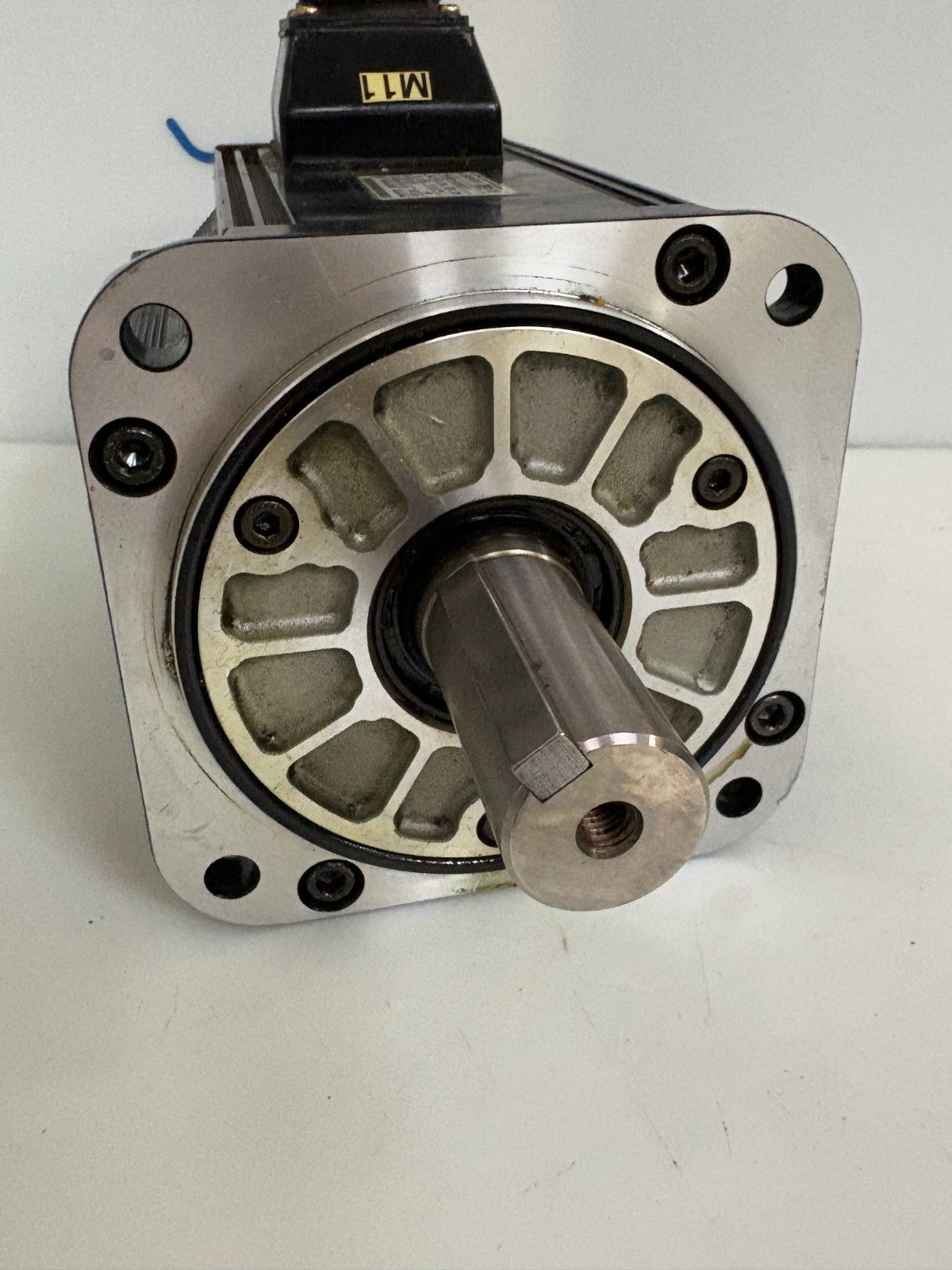 YASKAWA AC SERVO MOTOR SGMSH-30DCA6F-0Y