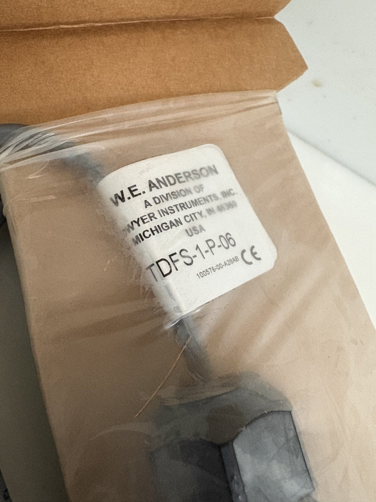 DWYER THERMAL DISPERSION FLOW SWITCH TDFS2-1-P-06