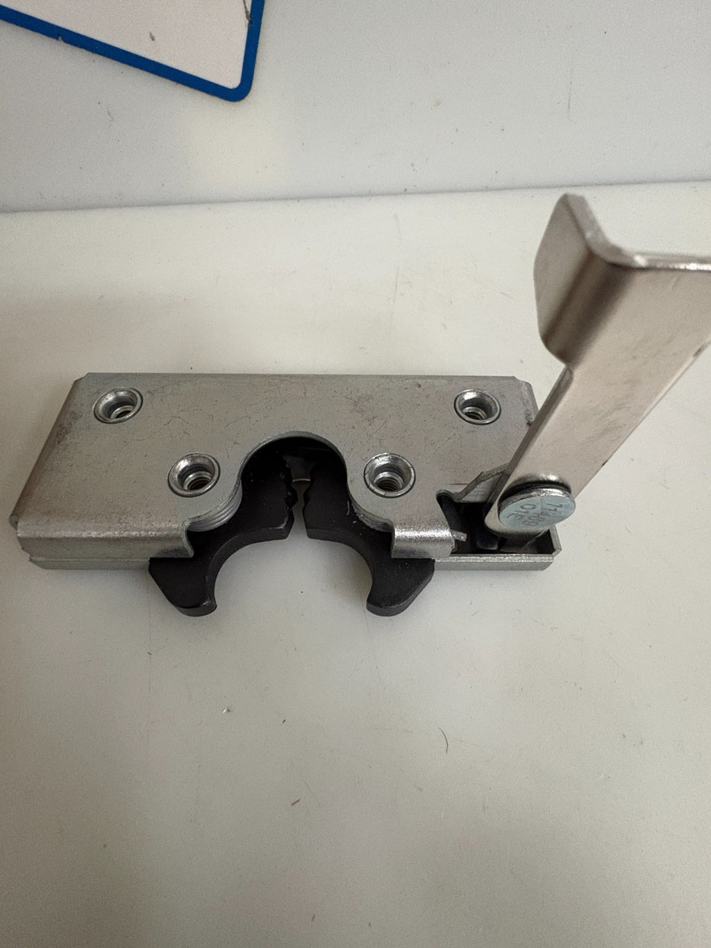 TOTAL SOURCE LATCH BC56E/00