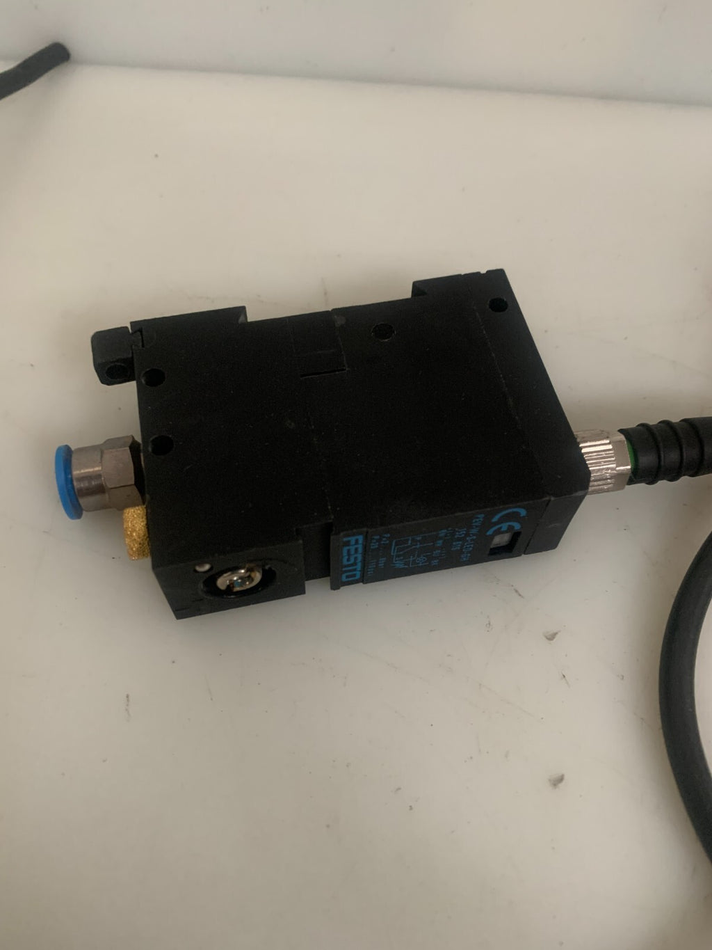 FESTO PRESSURE SWITCH 152616 PEV-W-S-LEDGH W/CABLE