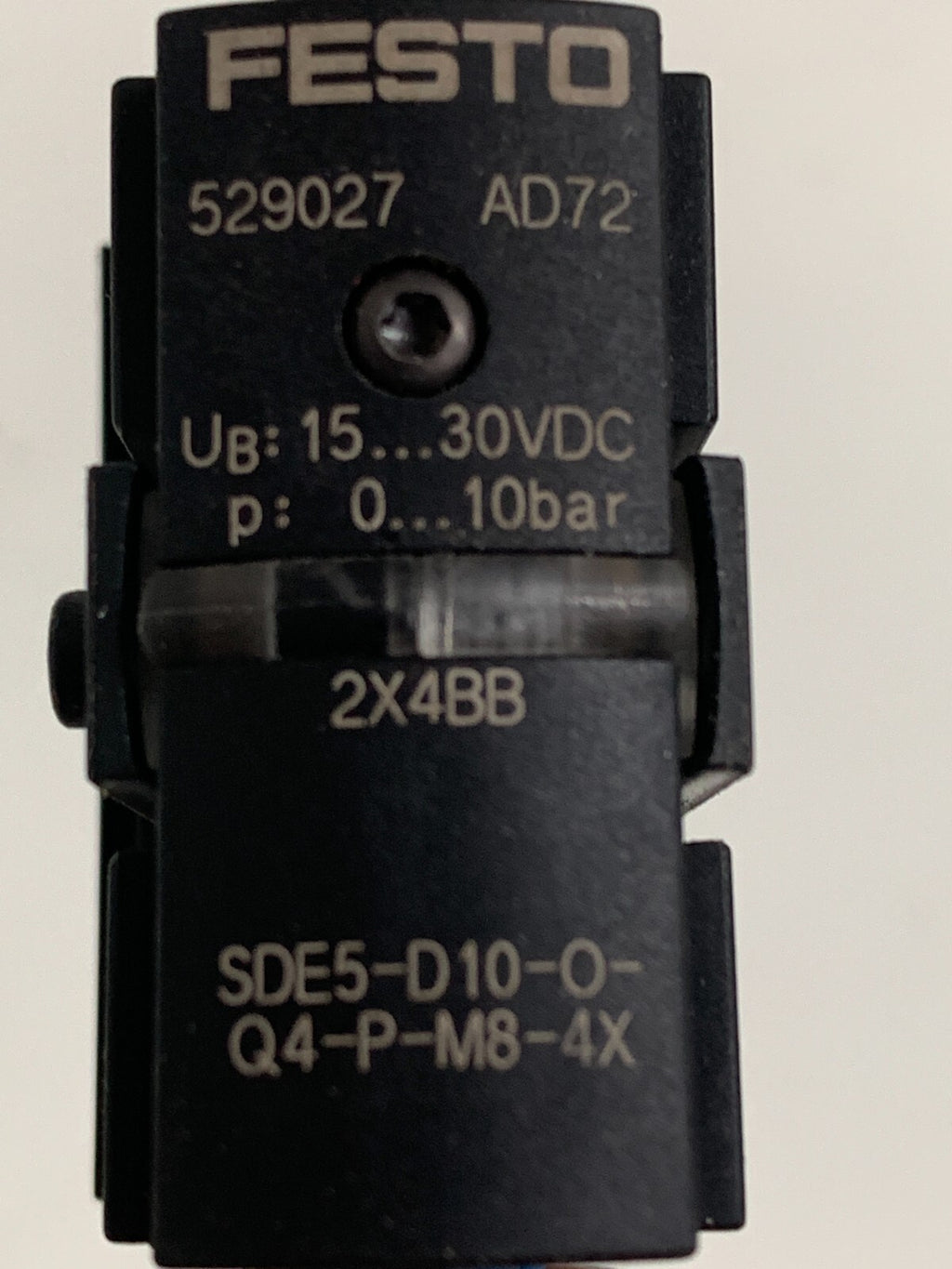 FESTO  SDE5-V1-O1-Q4-P-M8  Pressure Switch  5290271