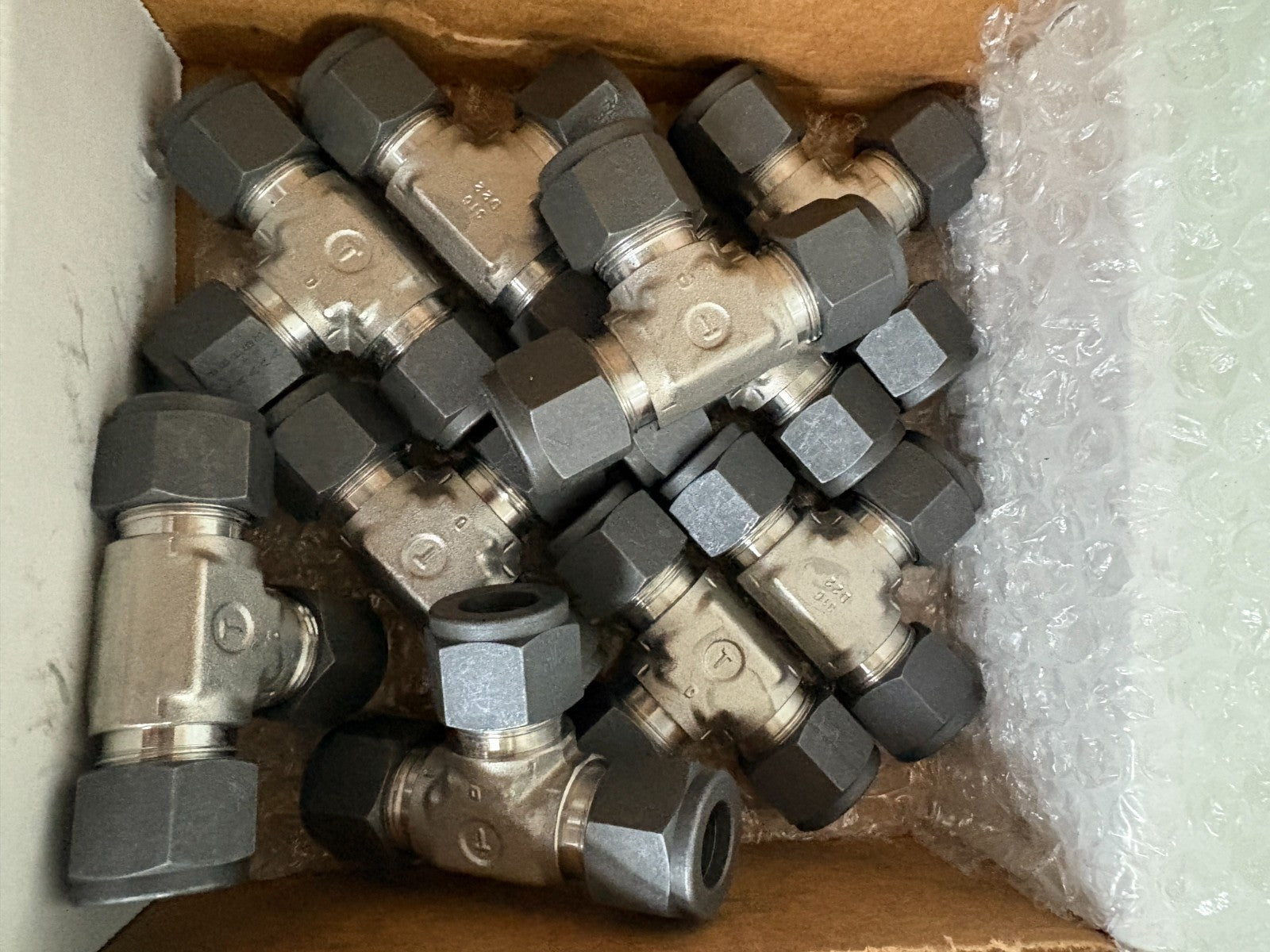 LOT OF 10 TYLOK 1/2" S.STEEL UNION TEE SS-8-STTT-8