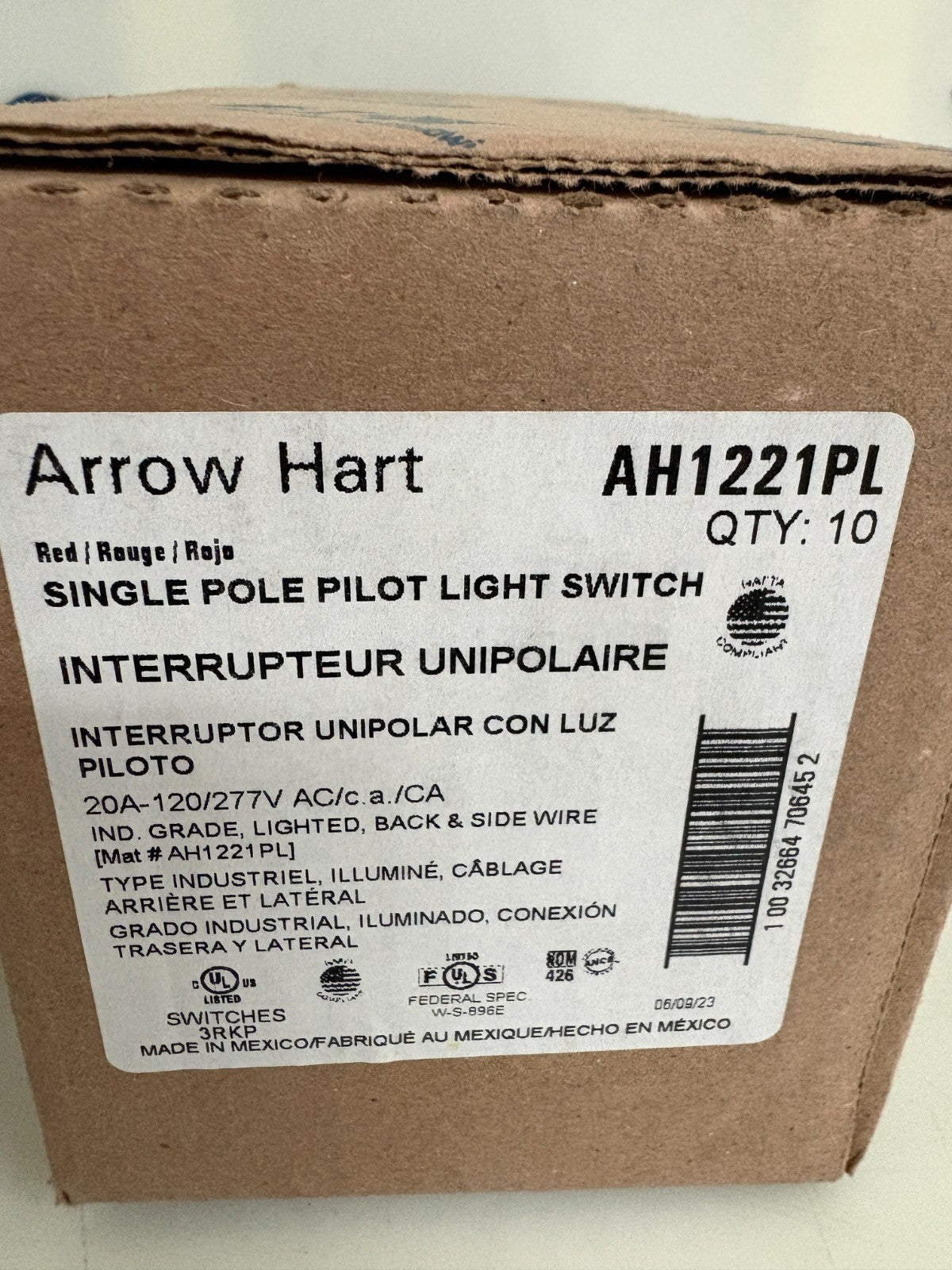 EATON SINGLE POLE PILOT LIGHT SWITCH AH1221PL  10 IN BOX2