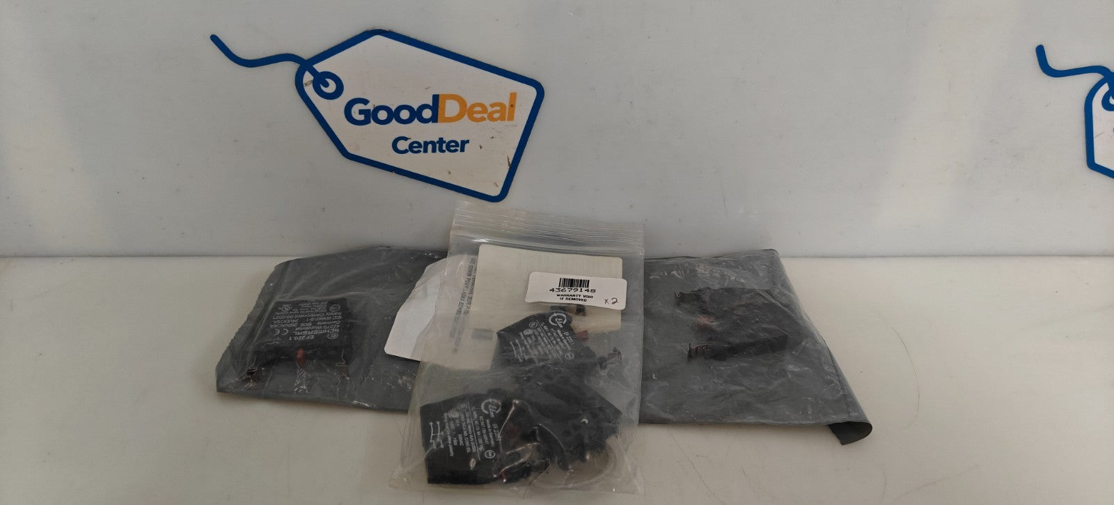 LOT OF 2 SCHMERSAL CONTACT BLOCK LASKA EF202.1 1010239270