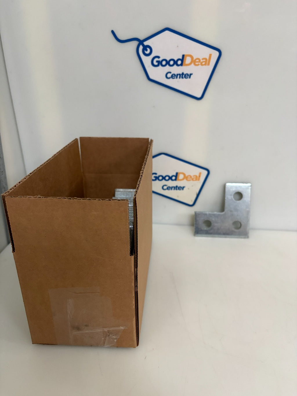 COOPER B LINE ZINC 3 HOLE CORNER PLATE B140 0