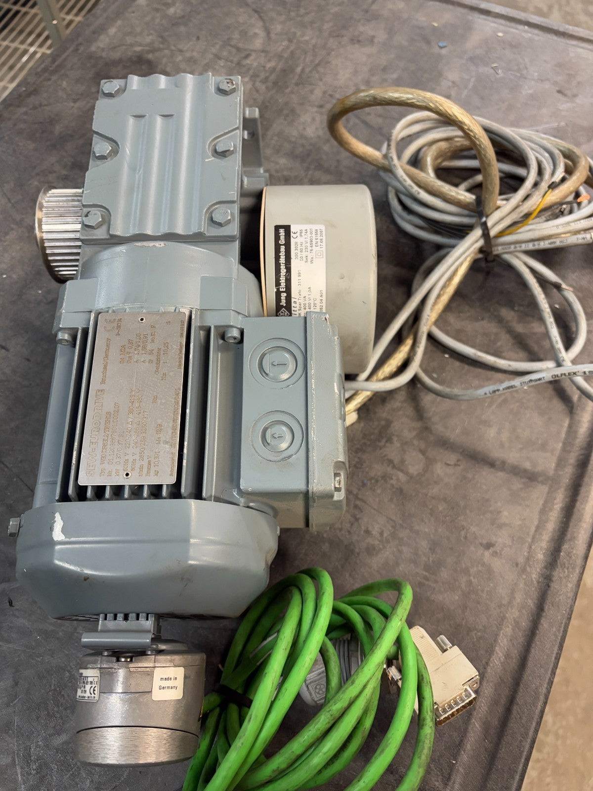 SEW EURODRIVE W30 DR63L2/TF/EH1S W/SINE ENCODER H0GS 74 DN 1024 R
