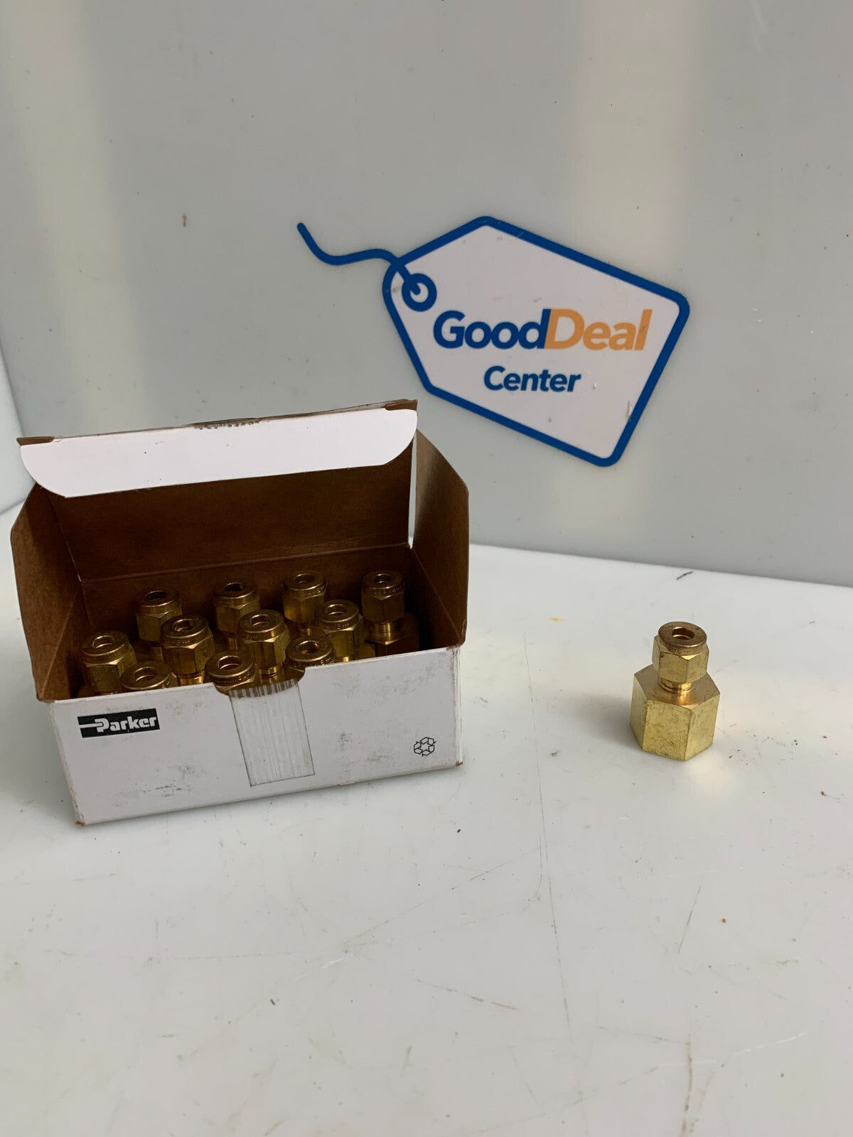 PARKER  4-6 GBZ-B  Female 1/4 Tube Connector to 3/8'' Brass  (12 per Box)0