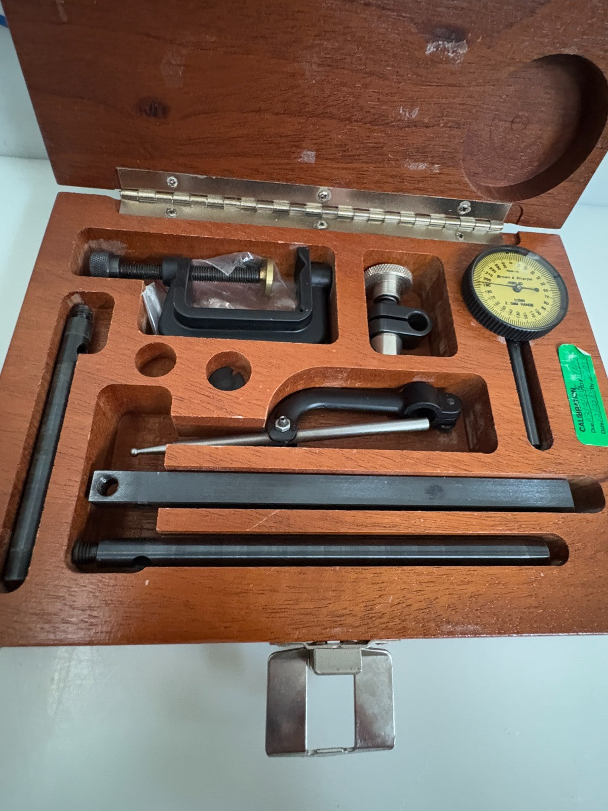 BROWN & SHARPE 7030-10 DIAL TEST INDICATOR SET IN CASE
