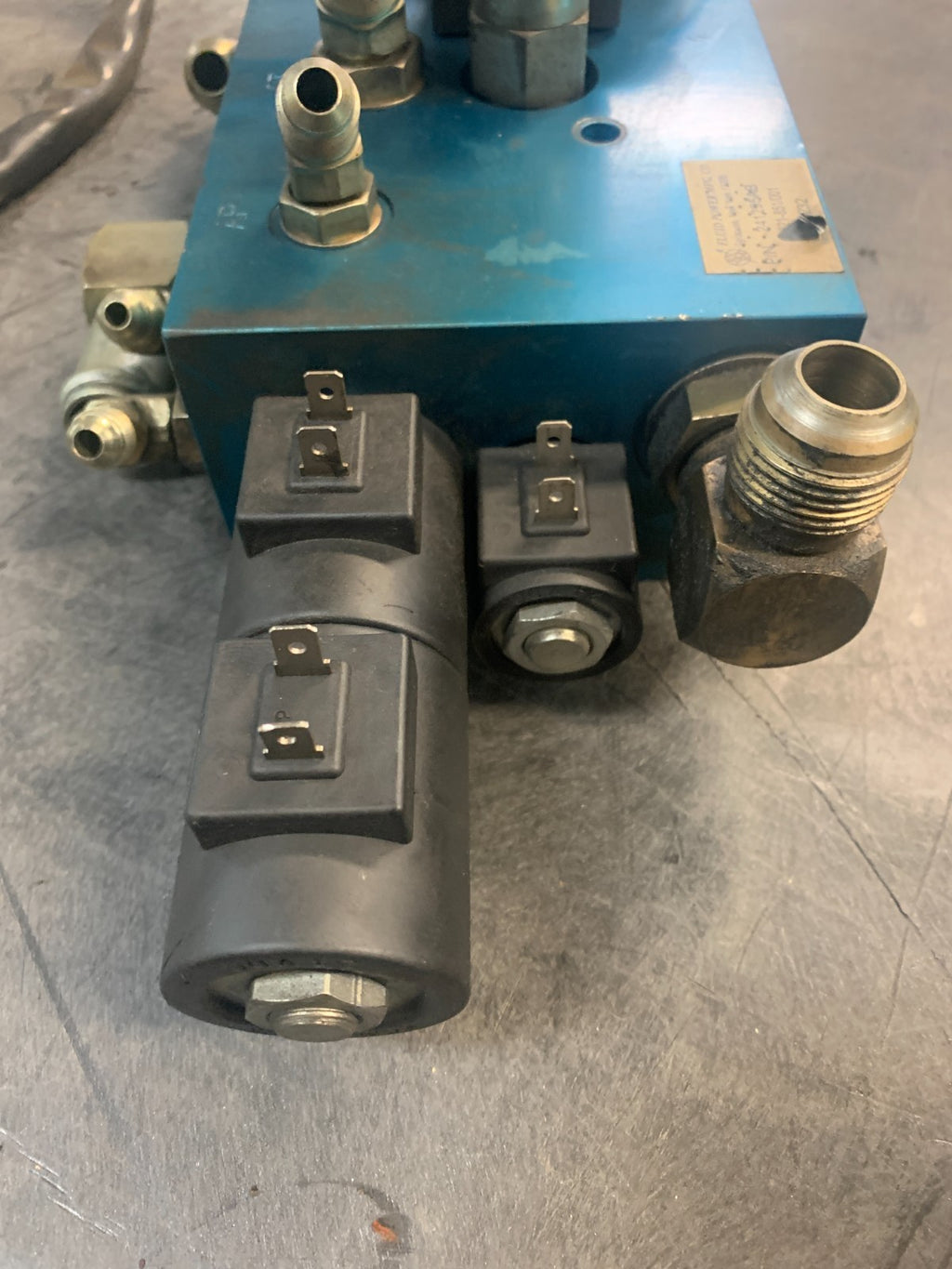 FLUID POWER MFG HYDRAULIC CONTROL VALVE #241295AB