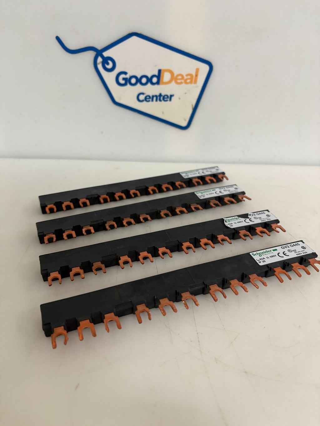 LOT OF 4 SCHNEIDER CONNEXION RAIL GV2 64450