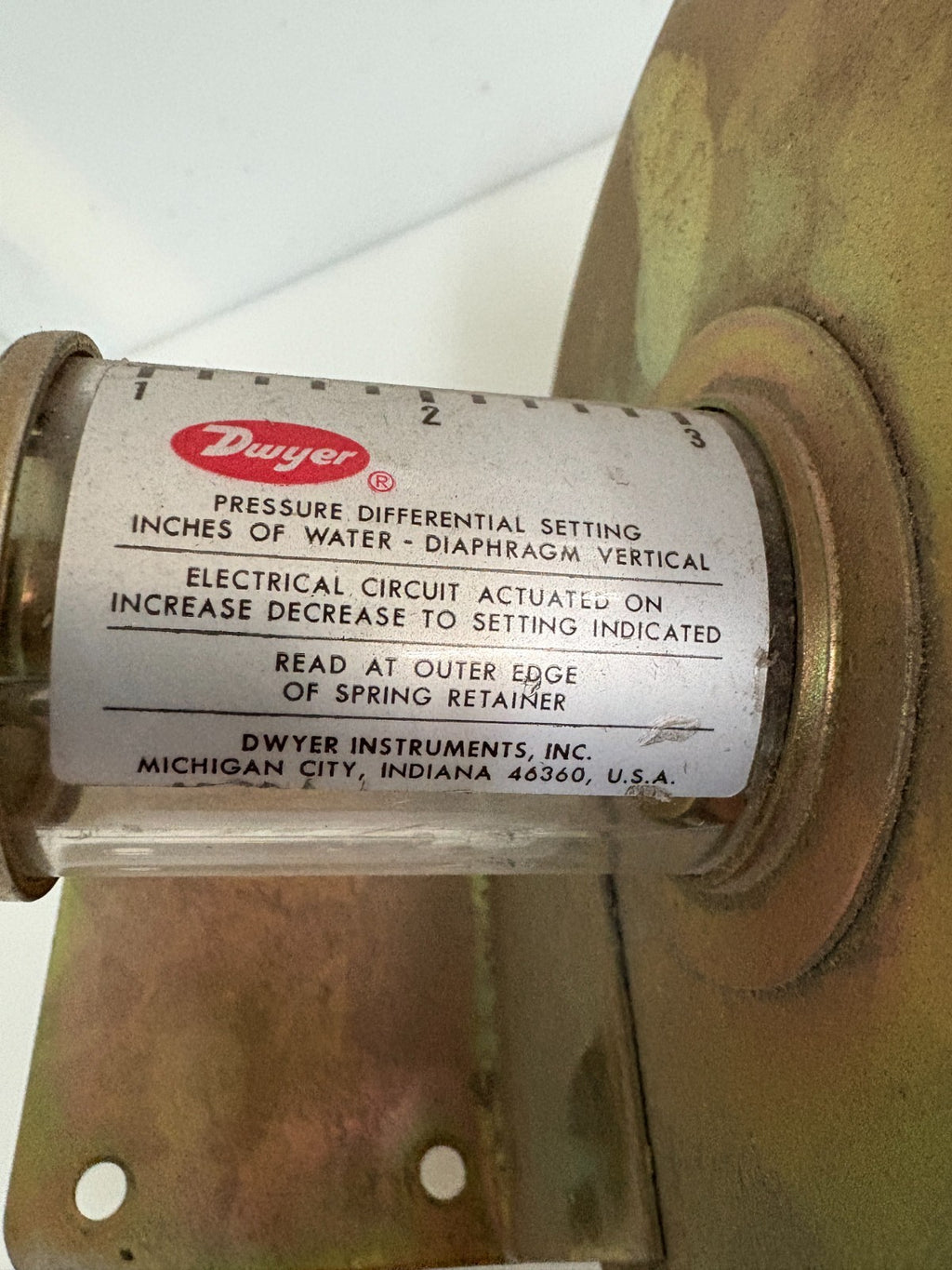 DWYER LARGE DIAPHRAGM PRESSURE SWITCH 1638-12