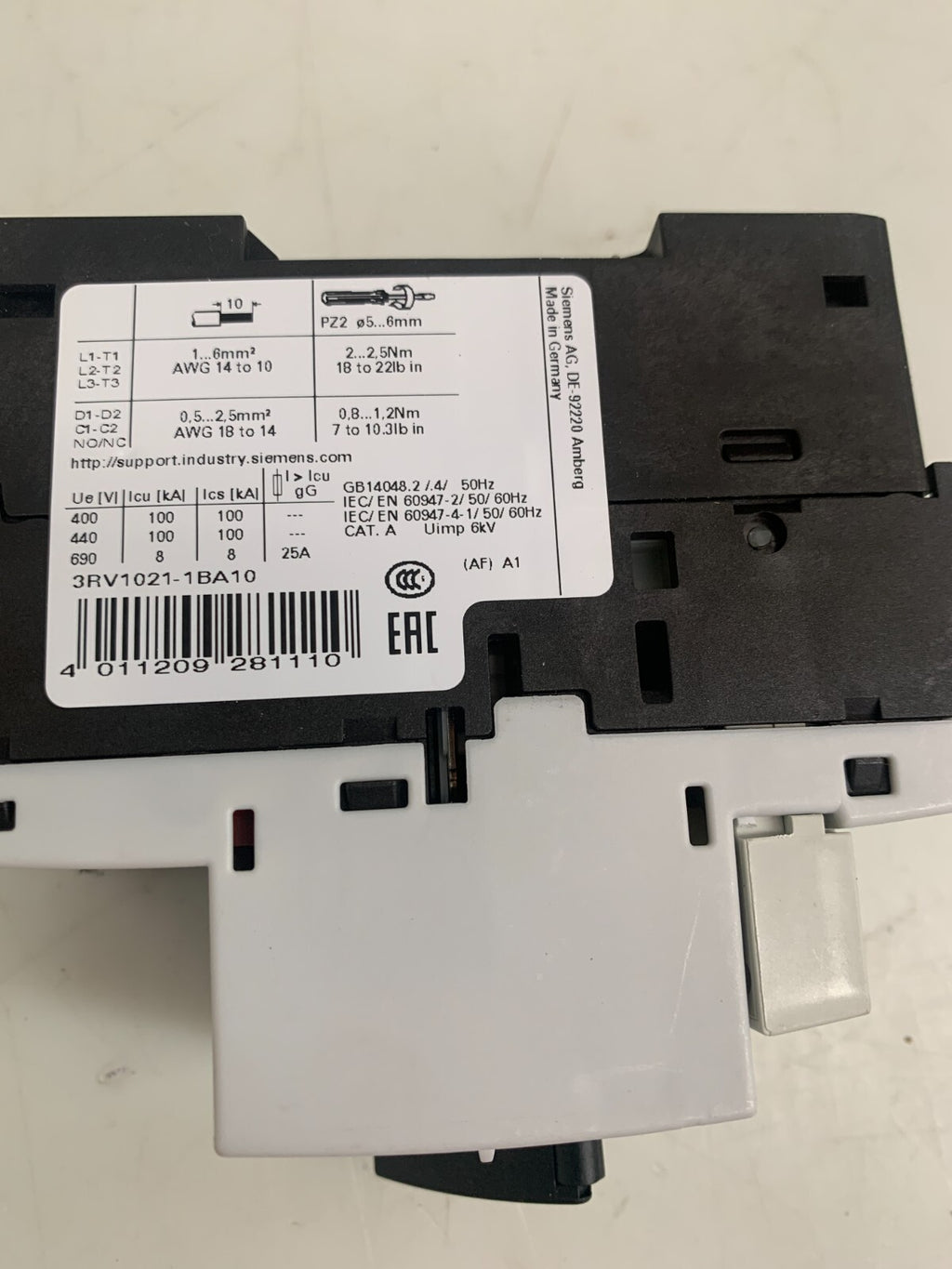 SIEMENS Circuit Breaker  3RV1021-1KA10 & 3RV1021-1BA10   (Lot of 2)