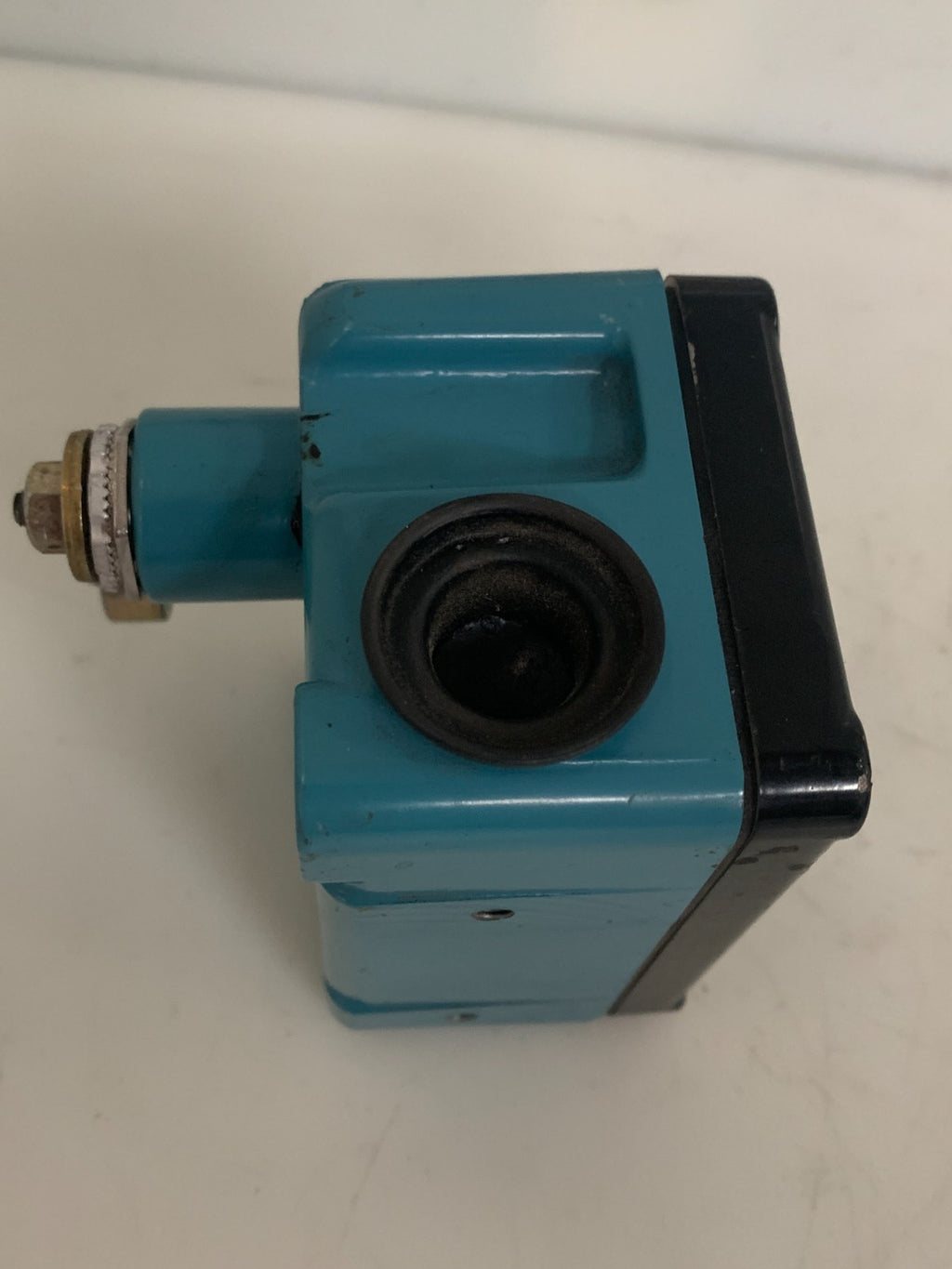 MICRO SWITCH SPLASH PROOF SWITCH OP-AR141