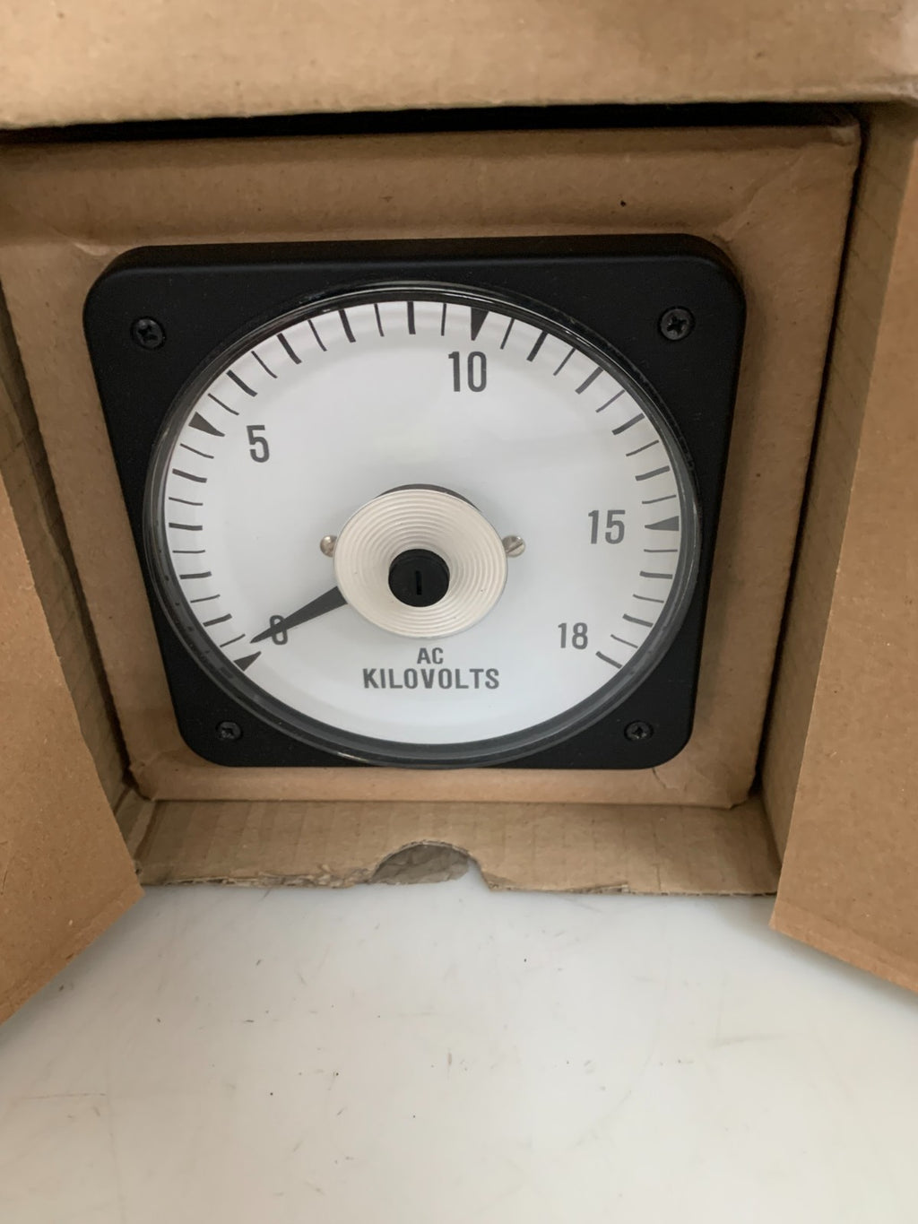 CROMPTON 0-150 ACV GAUGE 0-18 KV 077-05GA-PZWD-C6