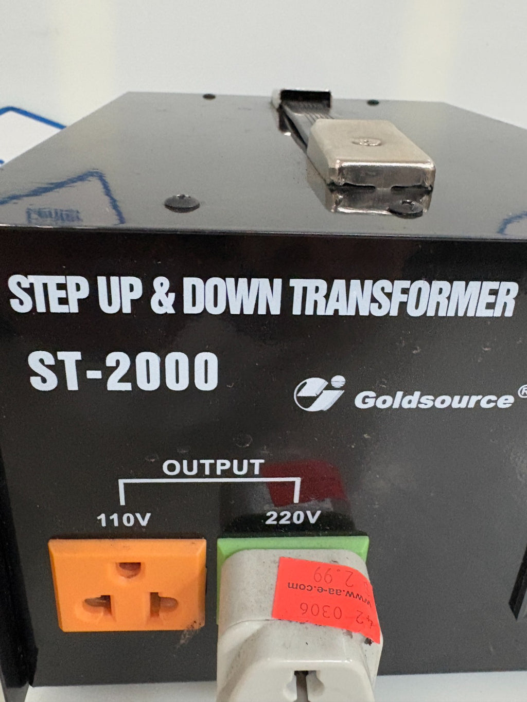 GOLD SOURCE STEP UP & DOWN TRANSFORMER ST-2000