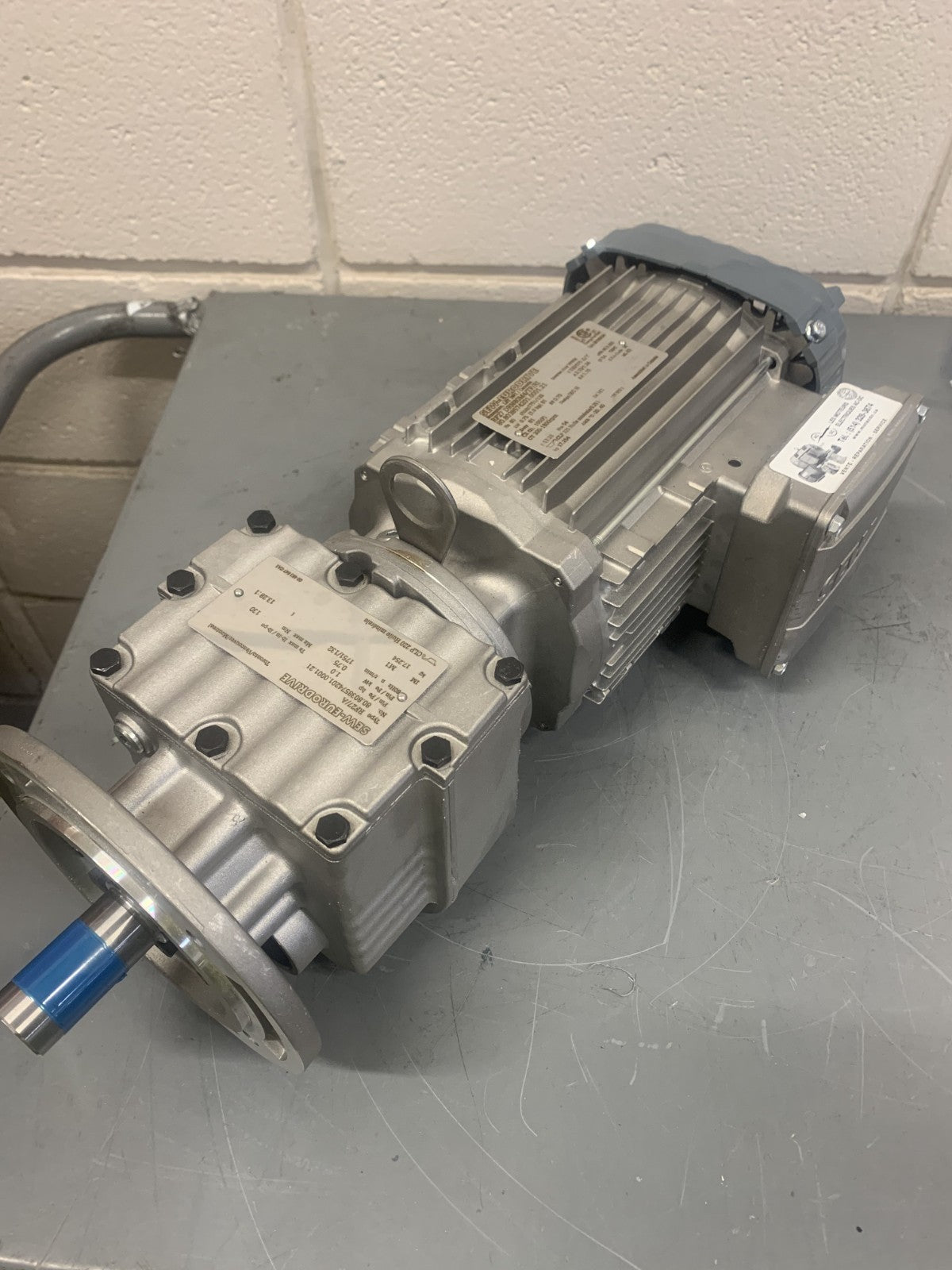 SEW EURODRIVE INVERTER DUTY MOTOR RF27 DRN80M4/TF/RI w/ RF27/A GEAR BOX0