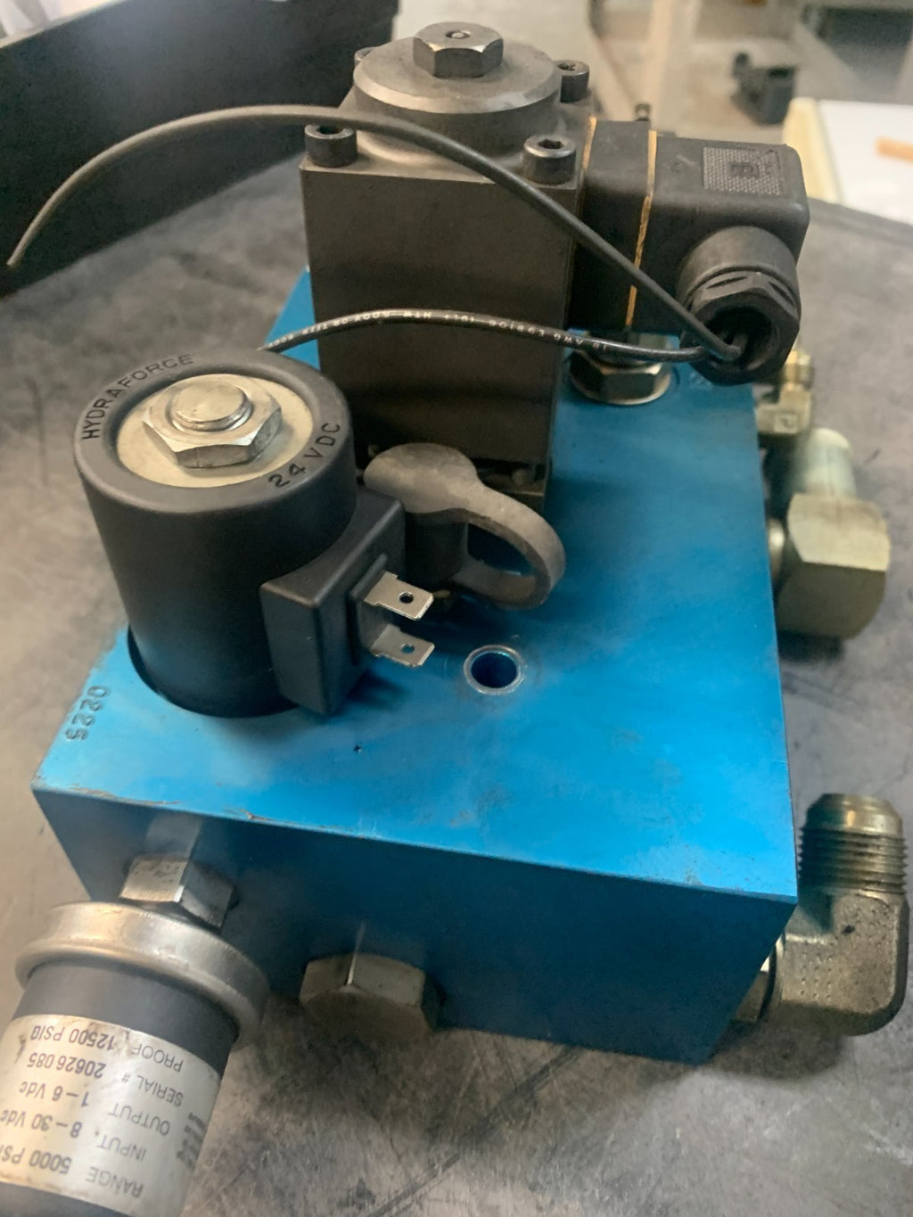FLUID POWER MFG HYDRAULIC CONTROL VALVE #241295AB