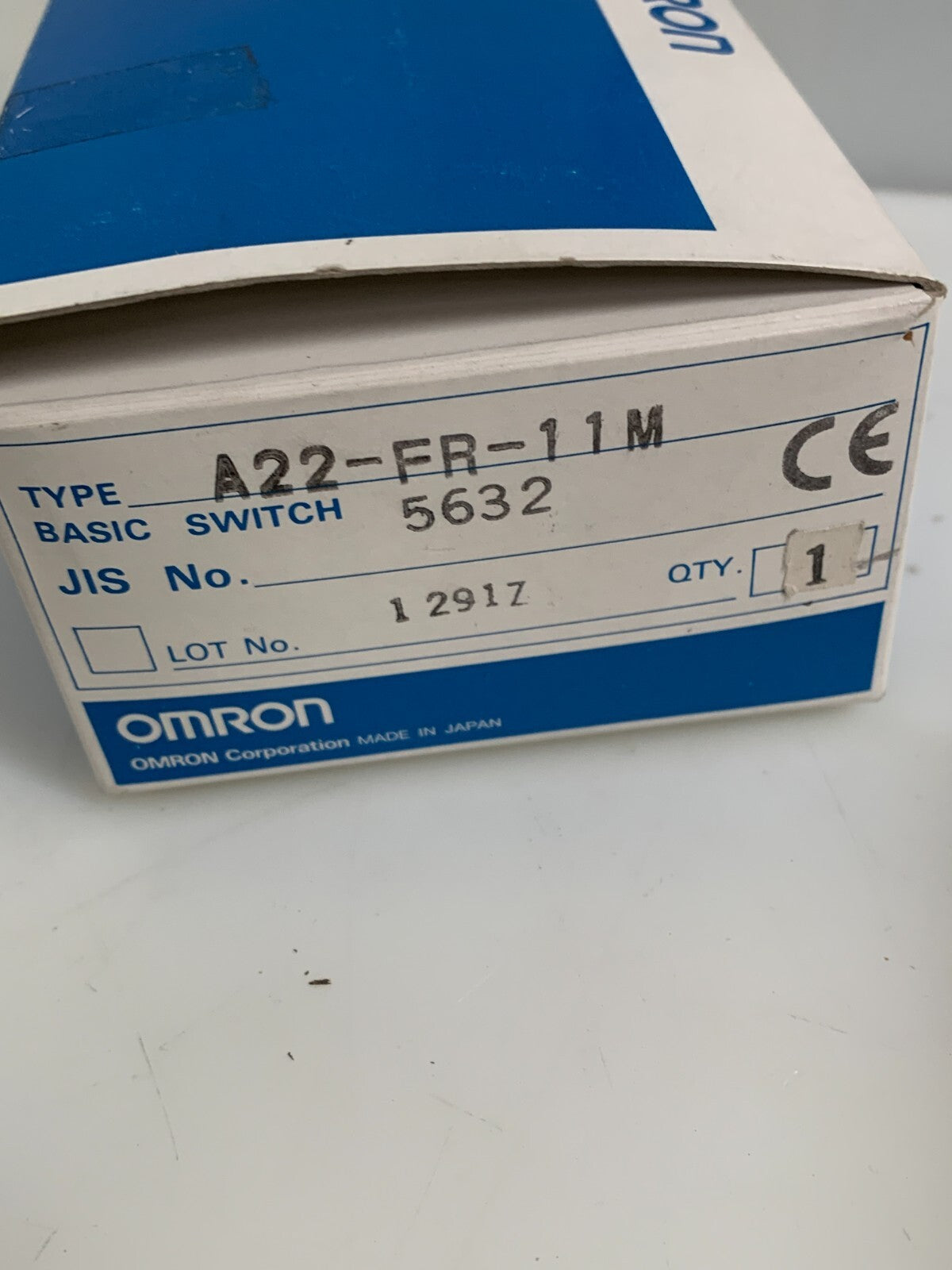 OMRON A22-FR-11M PUSH BUTTON SWITCH A22-FR-11M