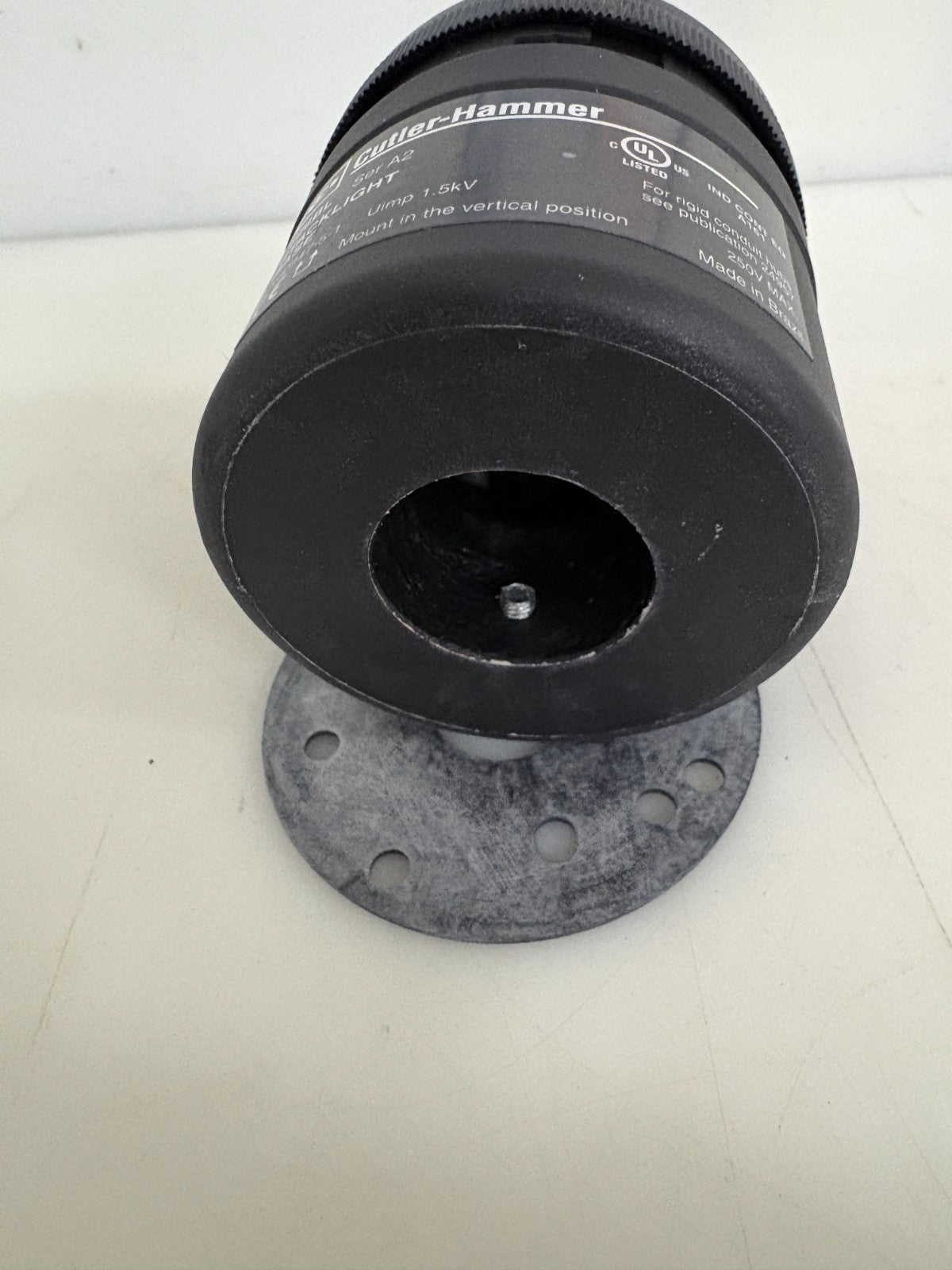 CUTLER HAMMER STACKLIGHT BASE E26BL 2