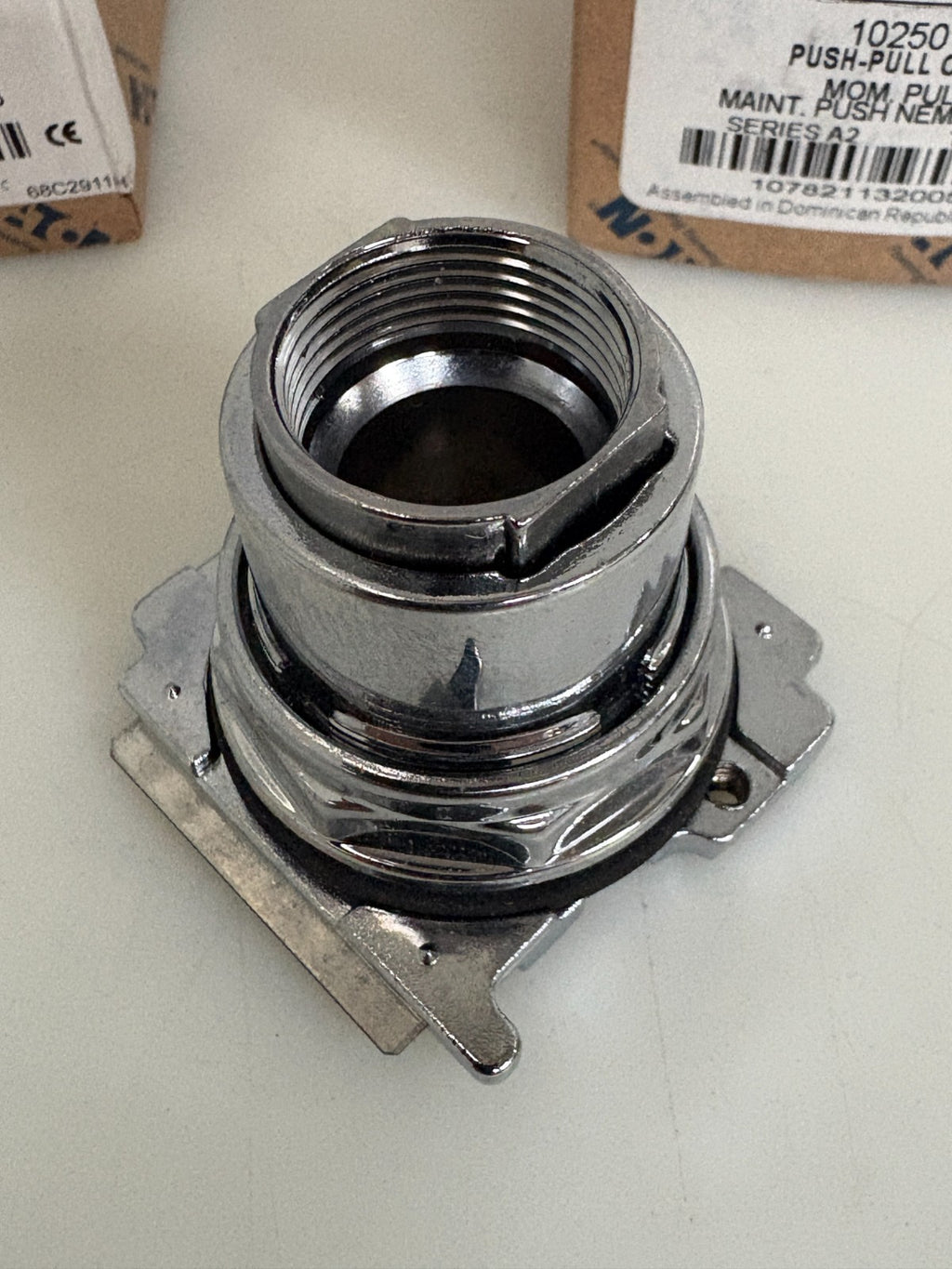 LOT OF 2 EATON PUSH-PULL OPERATOR BUTTON 10250T91