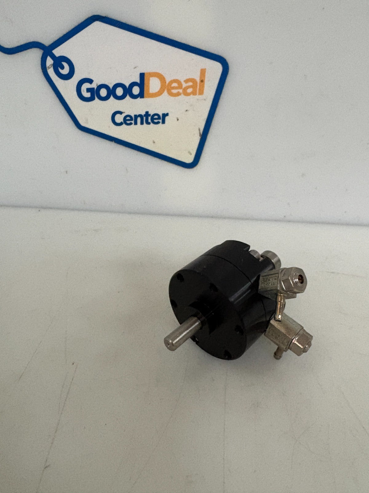 SMC ROTARY SWING CYLINDER CRB1BW20-180S W/FITTINGS0