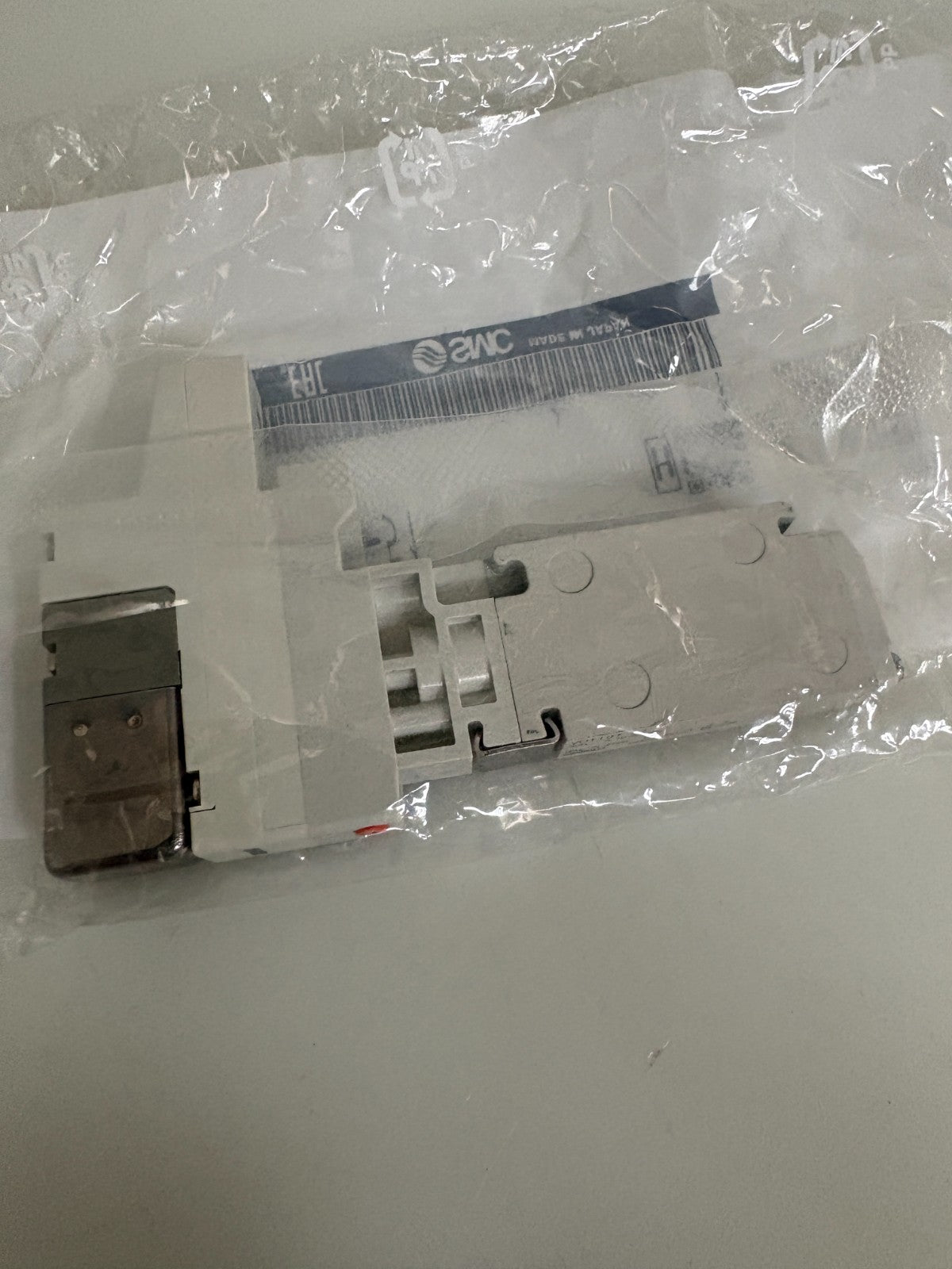 SMC SOLENOID VALVE VQ1101-511