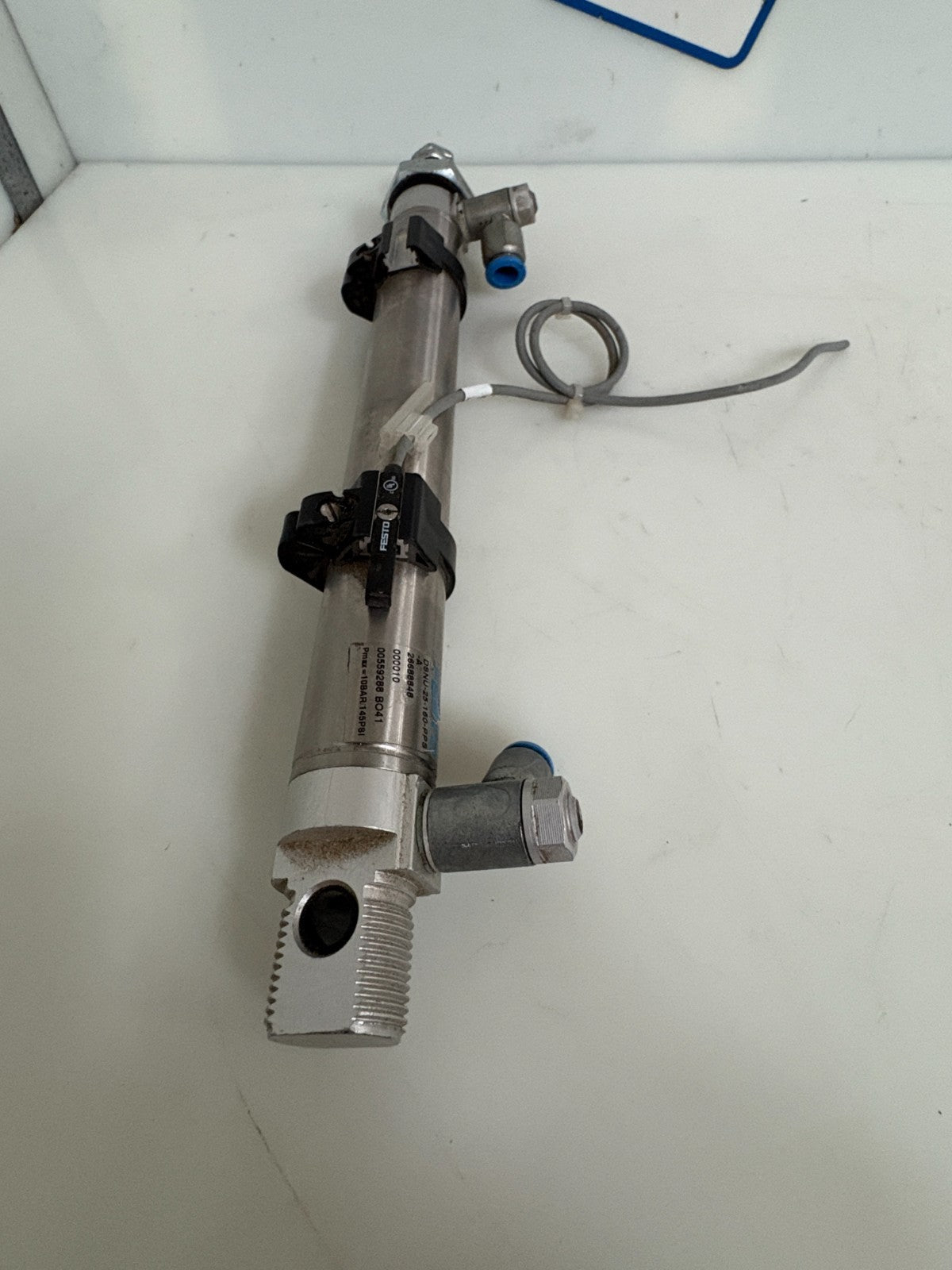 FESTO PNEUMATIC CYLINDER DSNU-25-PPS-A 26688848 W/1 SENSOR