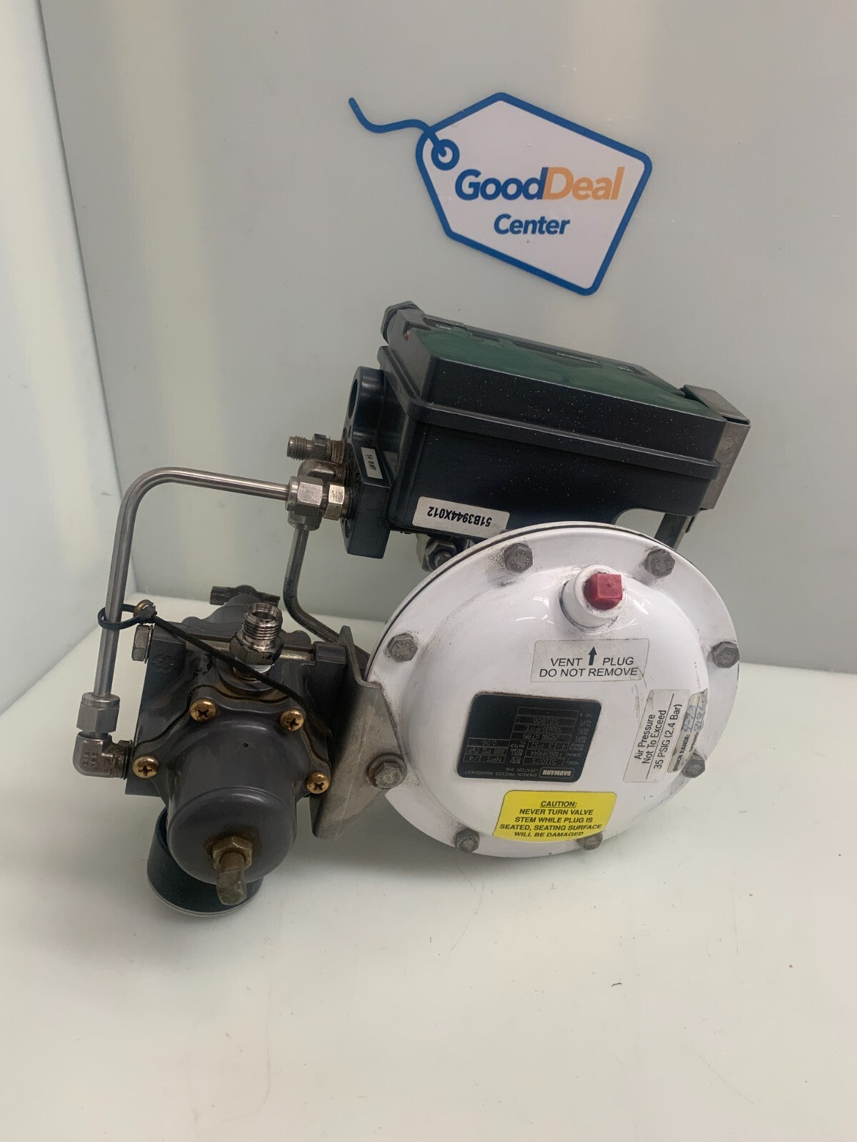 EMERSON FISHER  Valve Positioner Type 3660  w/Control Valve & Pressure Regulator0