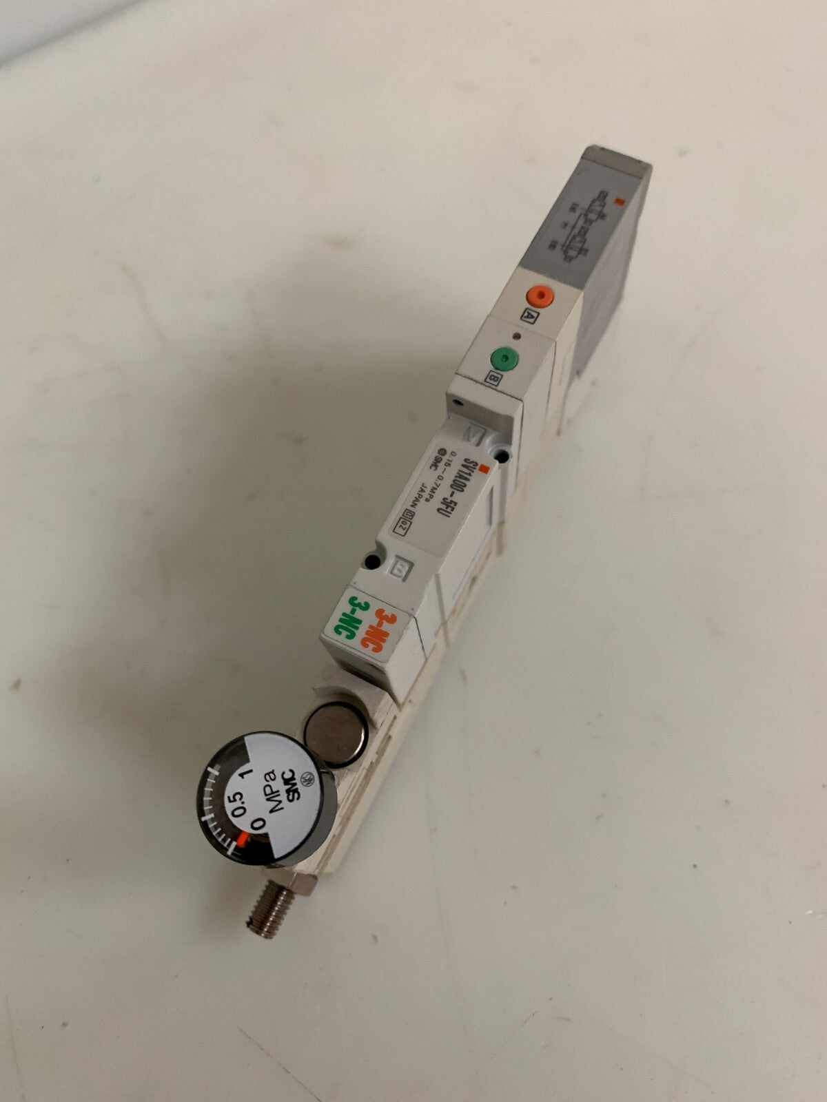 SMC 2X3/2 WAY SOLENOID VALVE SV1A00-5FU W/SV1000-05-P  AND  SMC MPA DIAL GAUGE