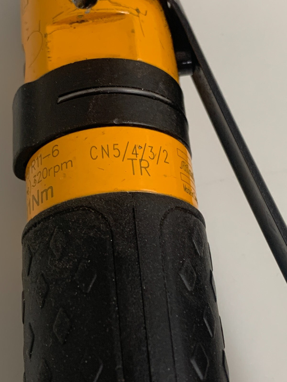 ATLAS COPCO PNEUMATIC ANGLE SCREWDRIVER 1/4" LTV 009 R11-63