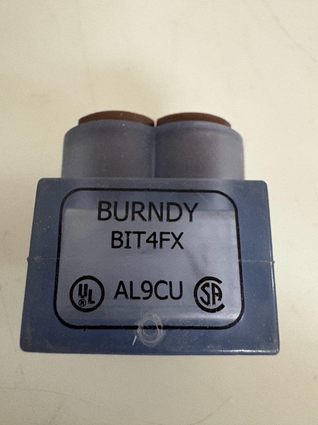 LOT OF 10 BURNDY MULTI TAP CONNECTOR 2 PORT BIT4FX1