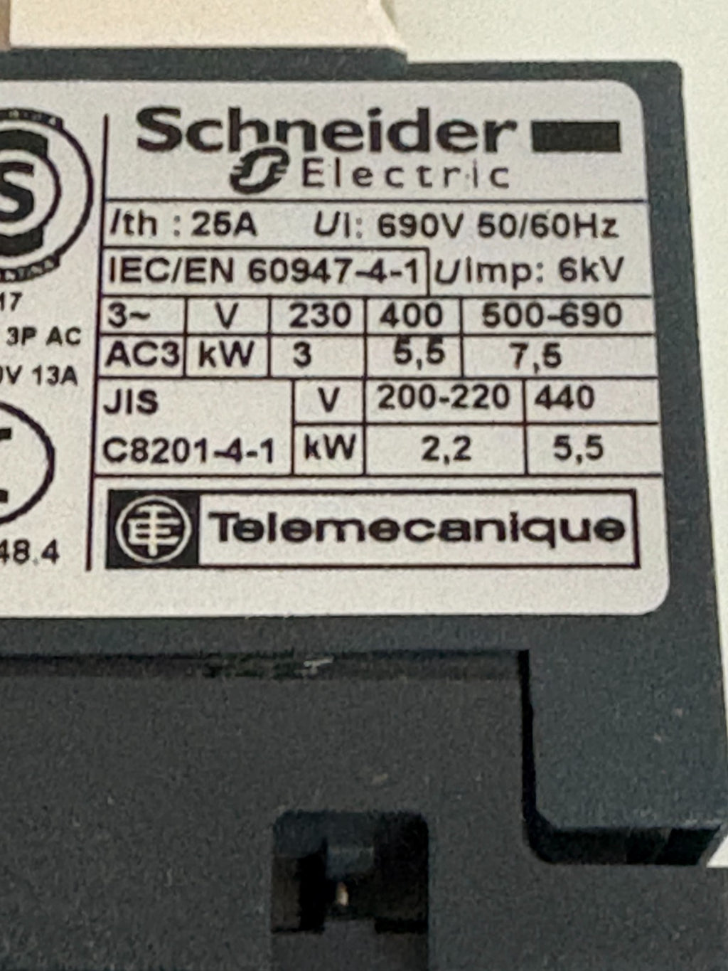 SCHNEIDER CONTACTOR LC1D12G7