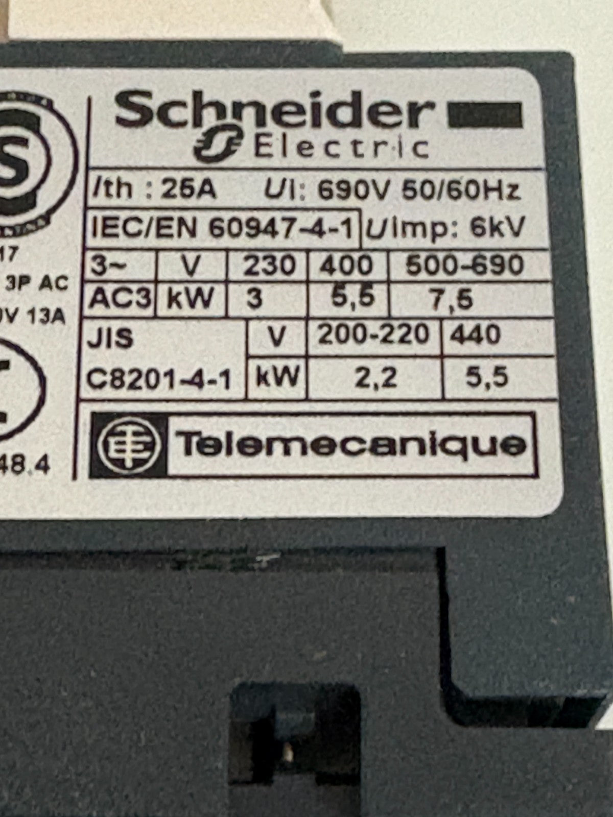SCHNEIDER CONTACTOR LC1D12G7