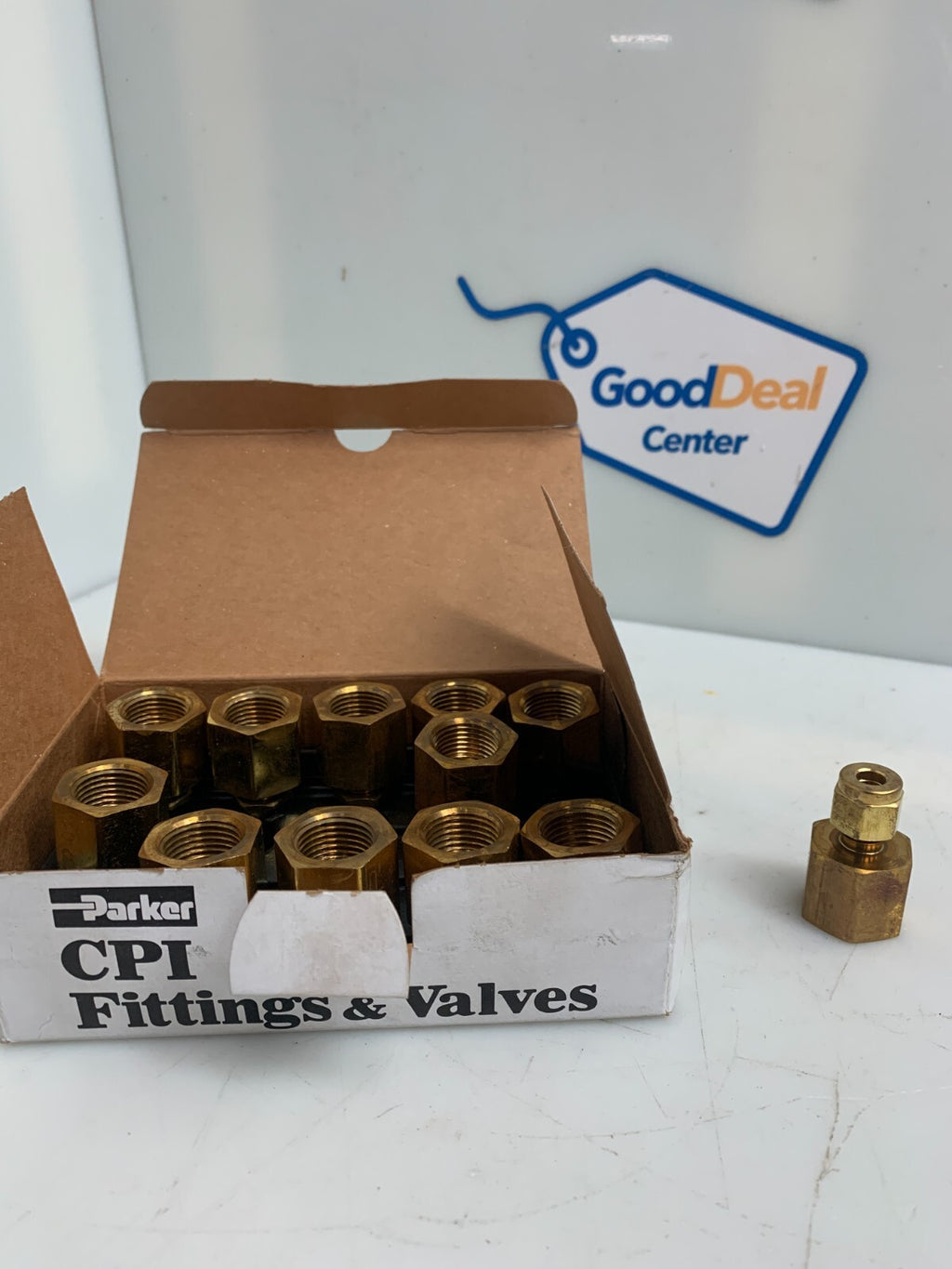 PARKER  4-6 GBZ-B  CPI Female Connector 1/4 Tube to 3/8 Pipe  (12 per Box)0