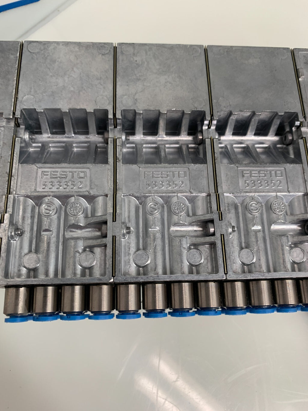 FESTO  Manifold Unit   (Details in description)