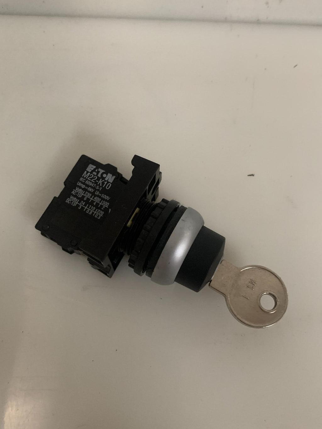 EATON M22-K10 KEY SWITCH