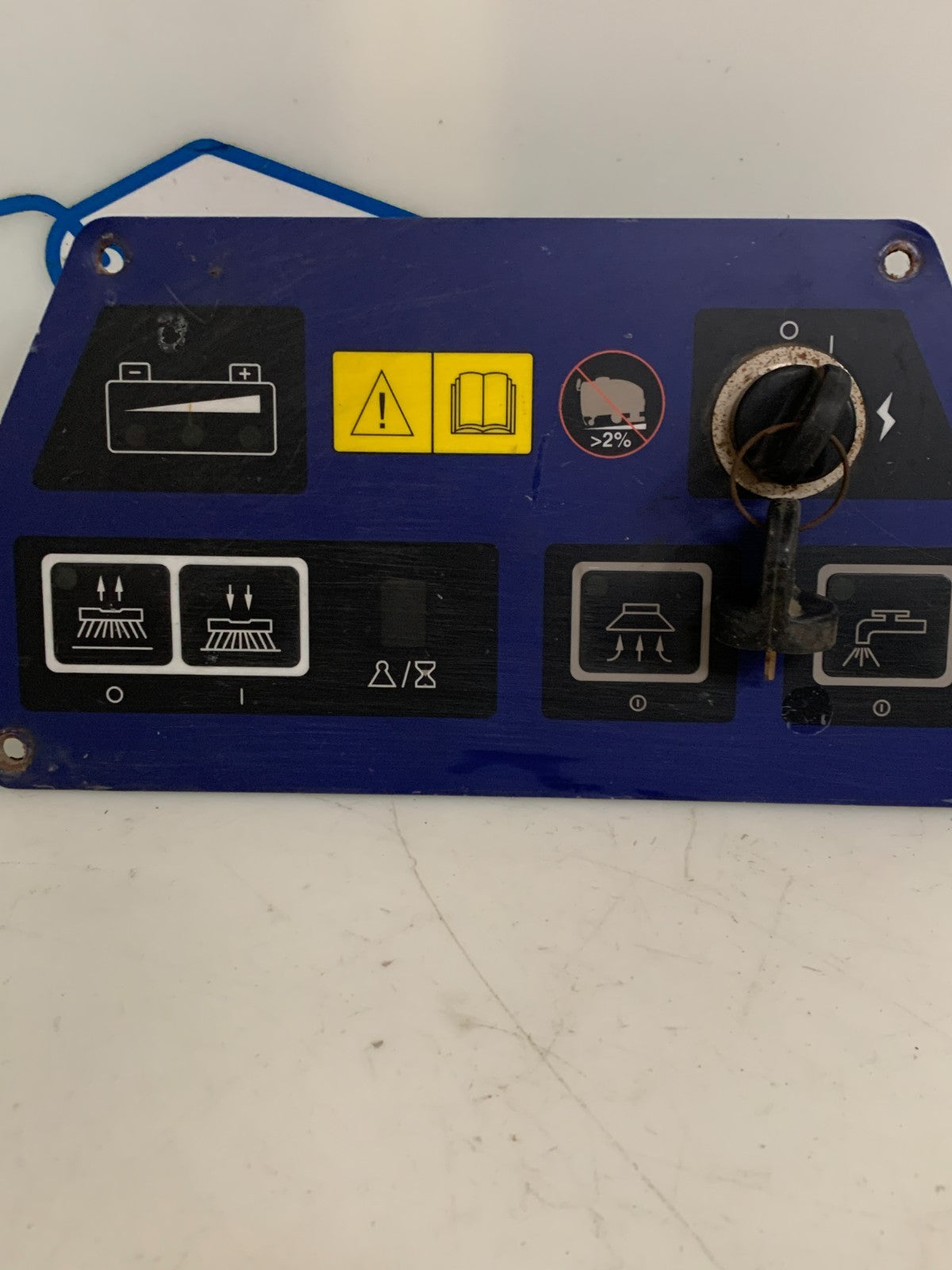 NILFISK - ADVANCE CONTROL BOARD W/KEY 56 307517