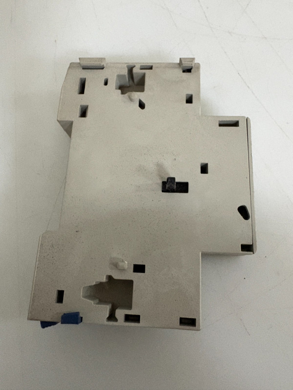 LOT OF 4 TELEMECANIQUE VOLTAGE TRIPS MODULE GV2 AU1162