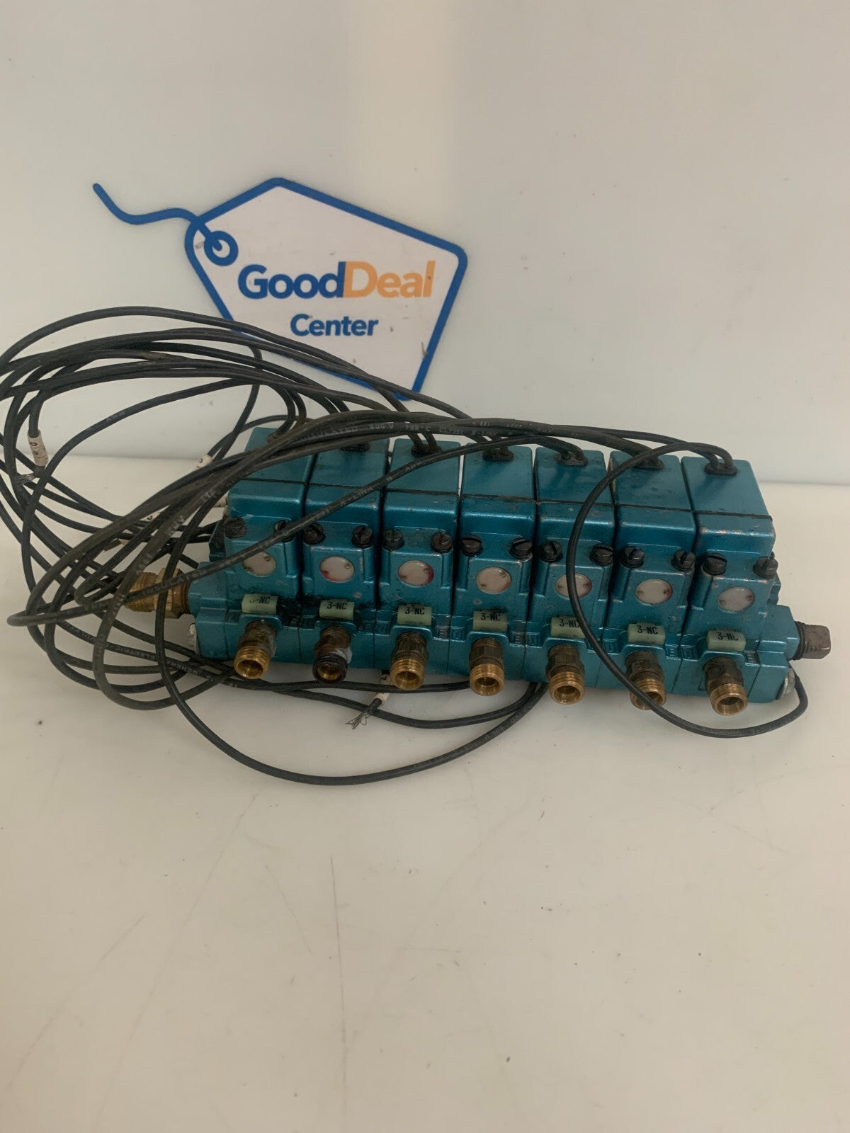 MAC 132B - 614 B MANIFOLD 7 VALVES UNIT0