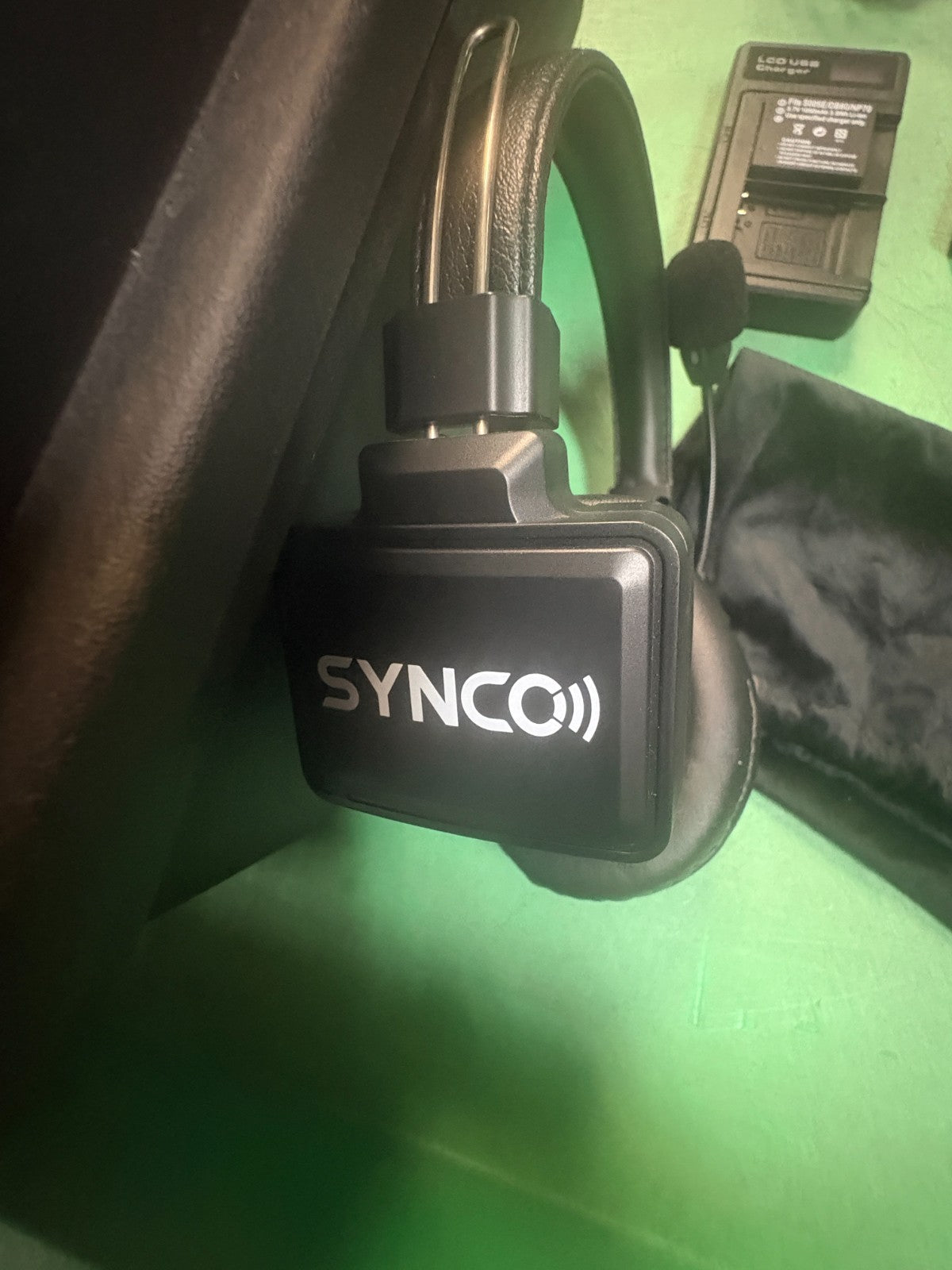 SYNCO XTALK WIRELESS INTERCOM HEADSET KIT 9 HEADSET 5 USB CHARGER