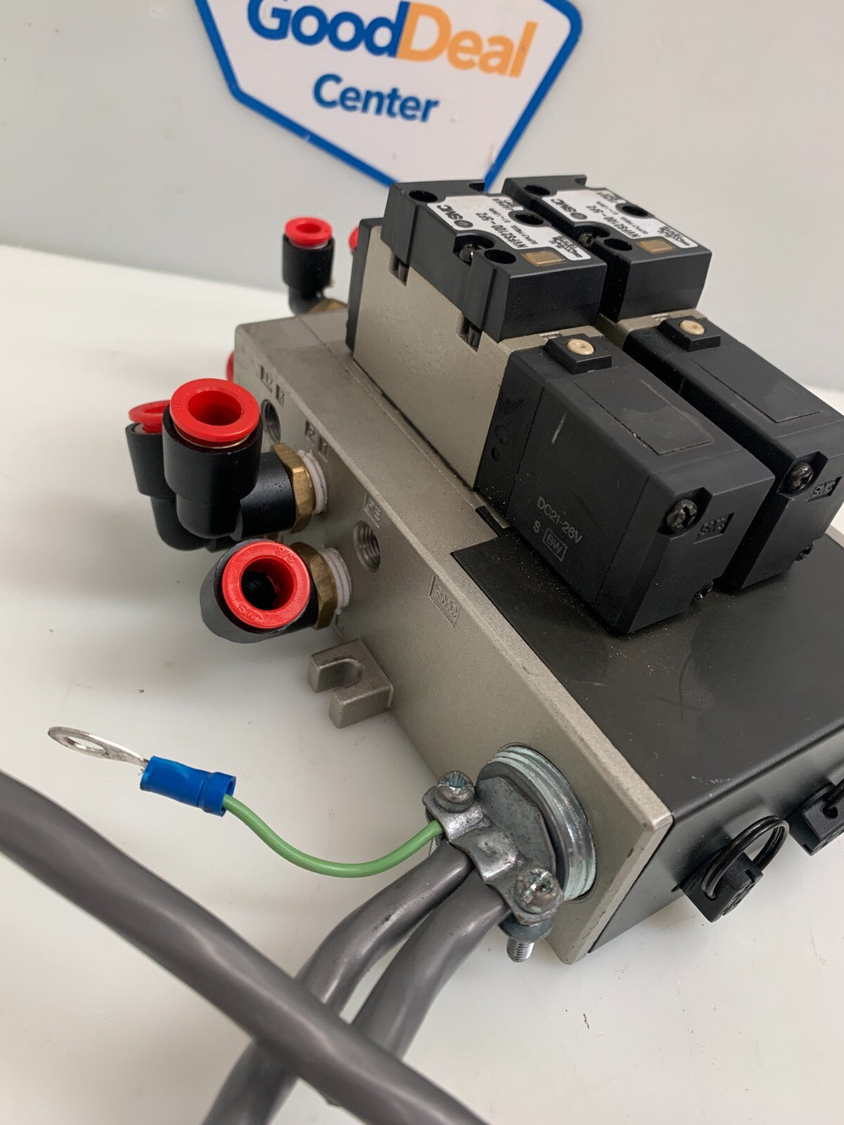 SMC  Solenoid Valve  NVFS2100-5FZ  w/Distribution Block & Fittings (Lot of 2)